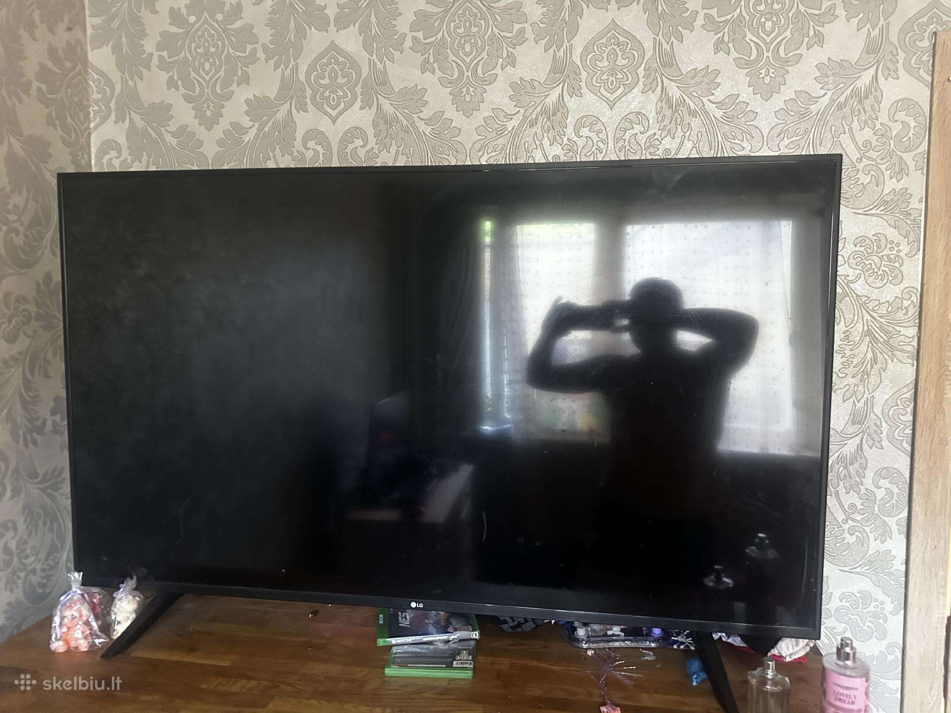 Parduodamas LG televizorius su defektu