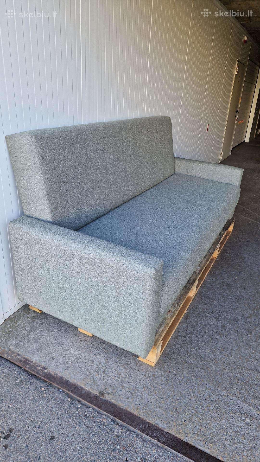 Naujai pertraukta sofa lova