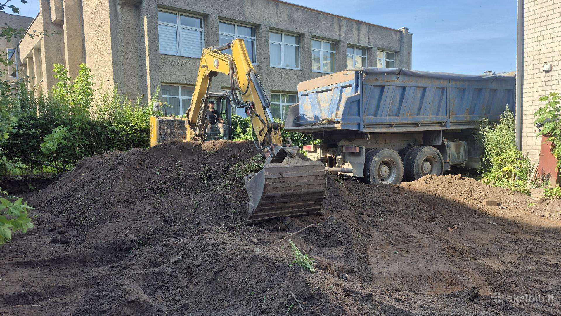 Juodžemis zemes sklypo pakelimui pigi zeme gruntas