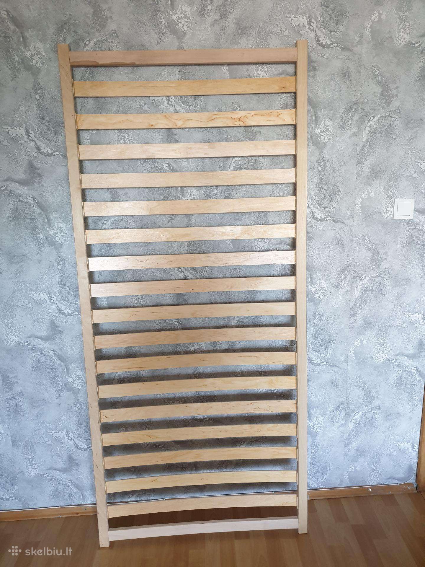 Lovos grotelės 90x200 cm.