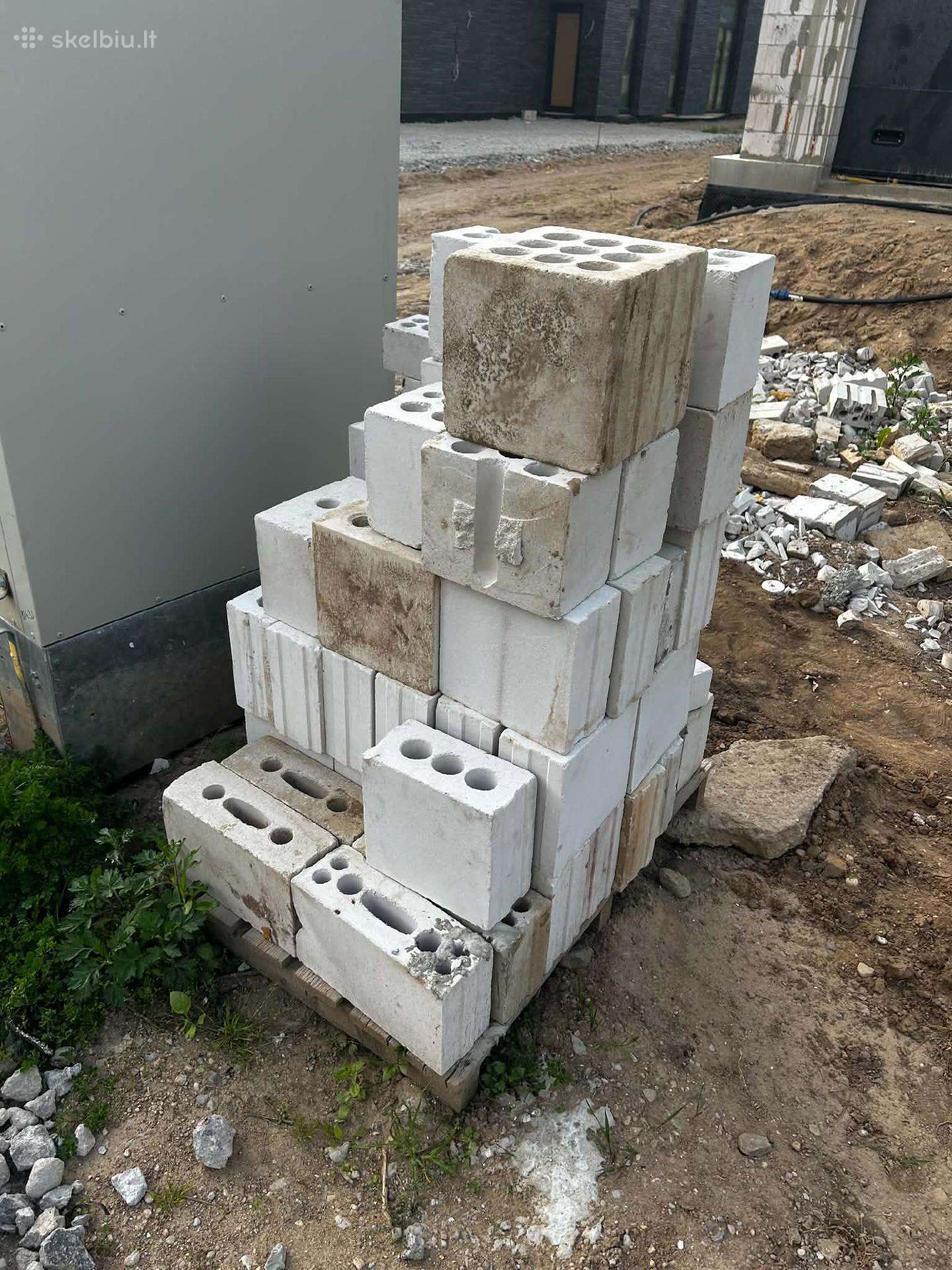 Dovanojame Arko M24 ir M12 blokeliai