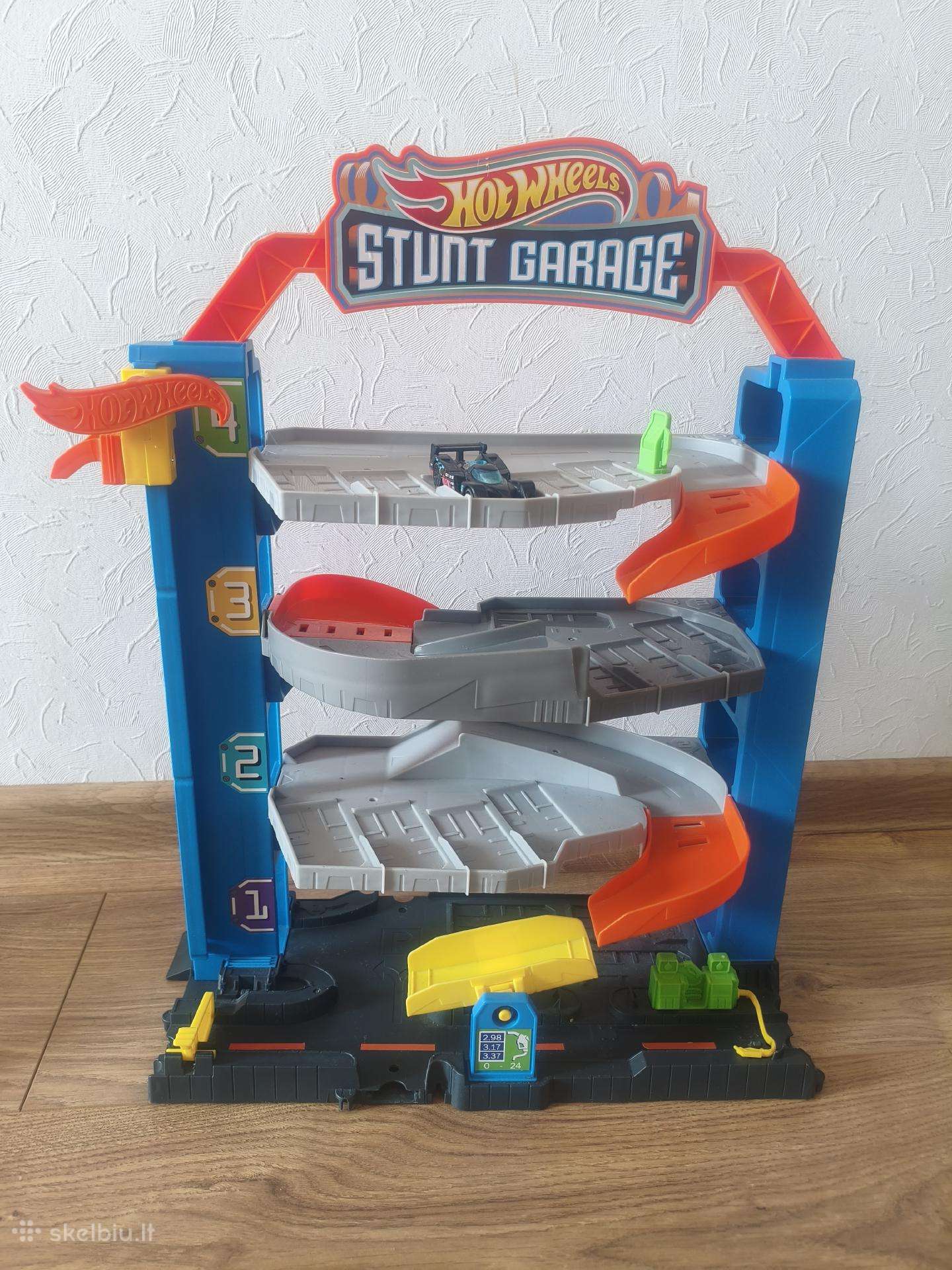 Hot Wheels City Stunt Garage