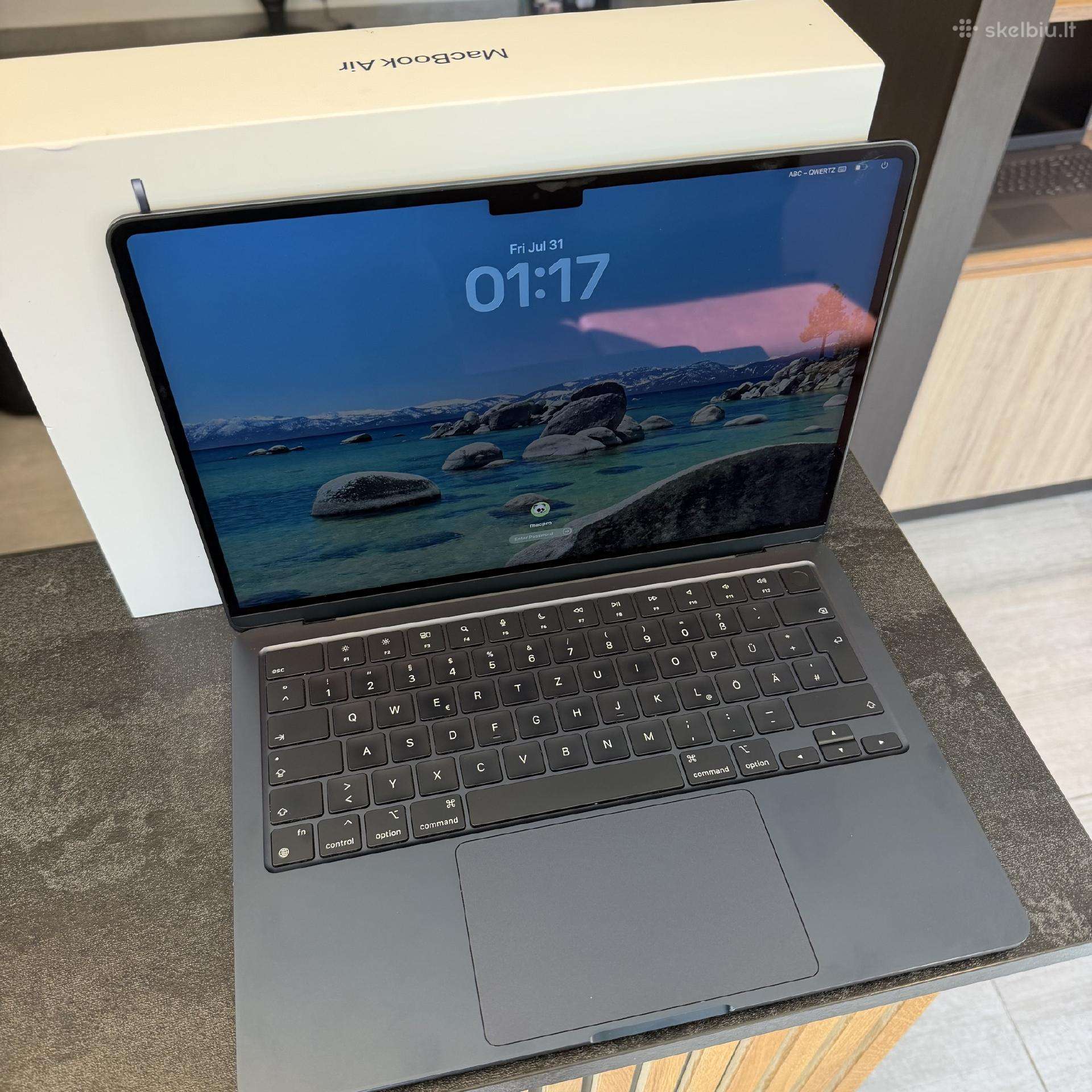 Apple MacBook Air 13" 2022, M2