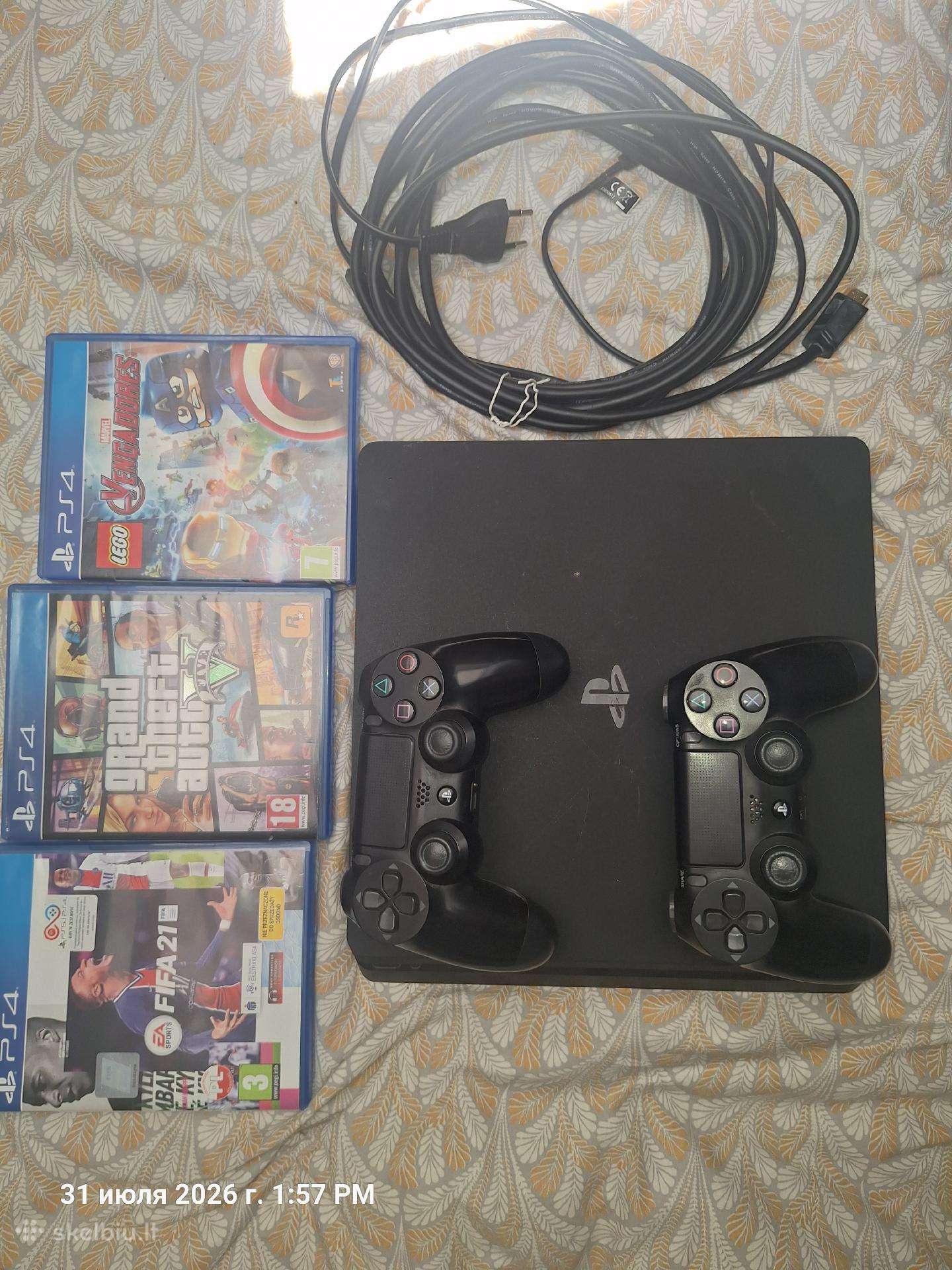 Parduodu Playstation 4 slim ir pultelius