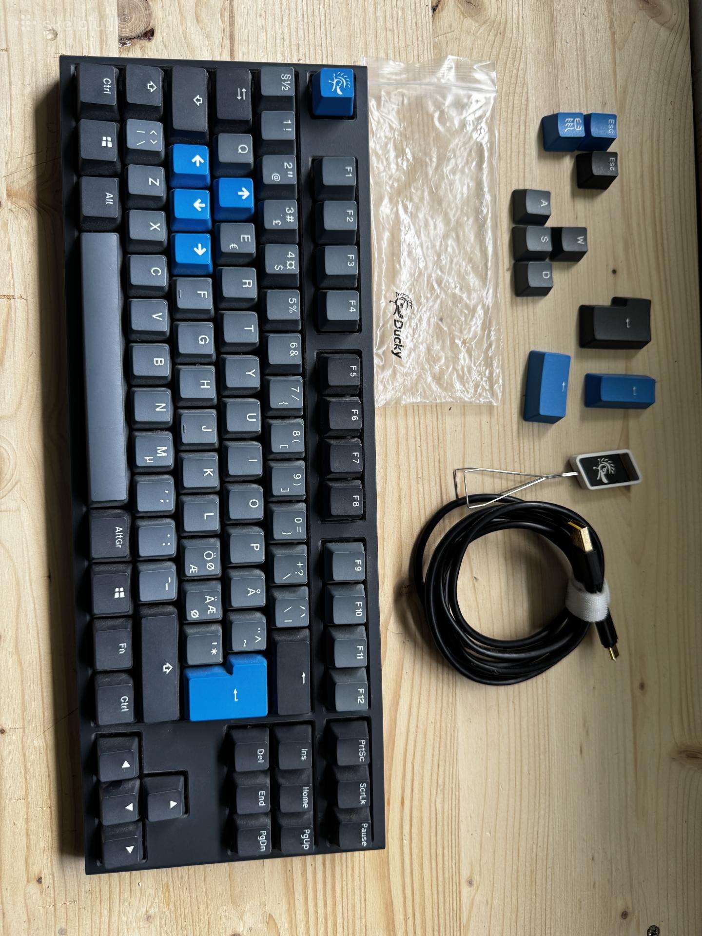 Ducky One 2 Skyline Tkl Cherry Mx Brown