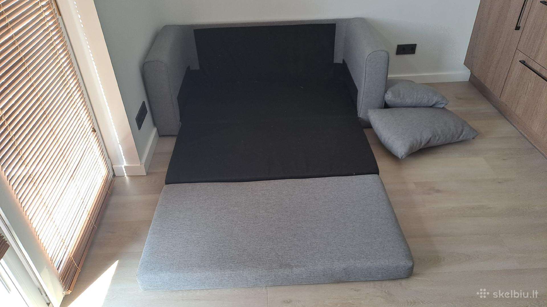 Parduodama išsiskleidžianti sofa-lova.