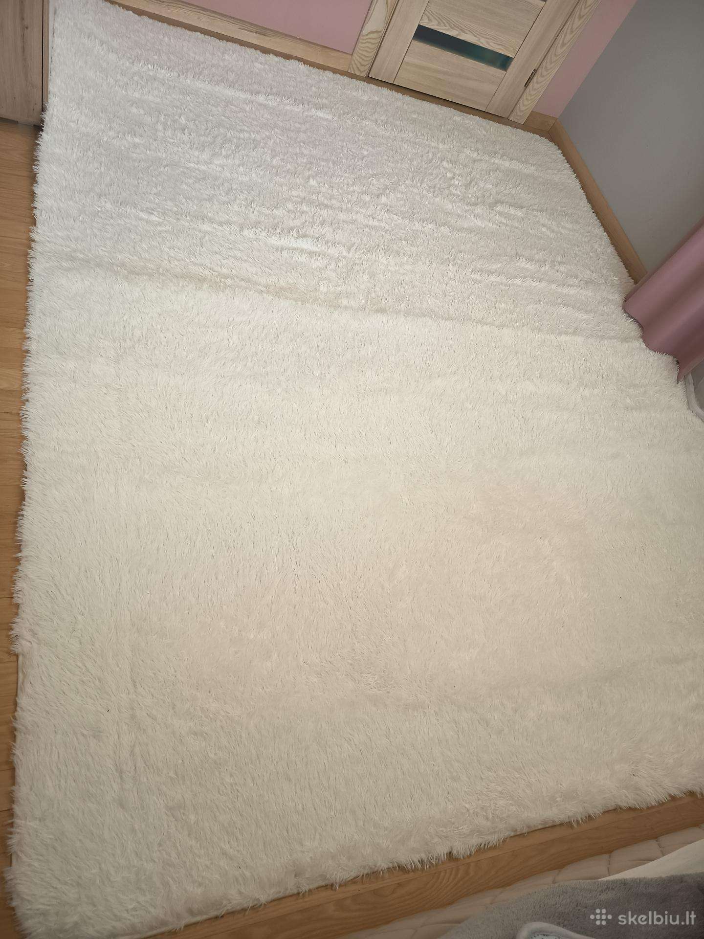 Baltas didžiulis kilimas 240x300