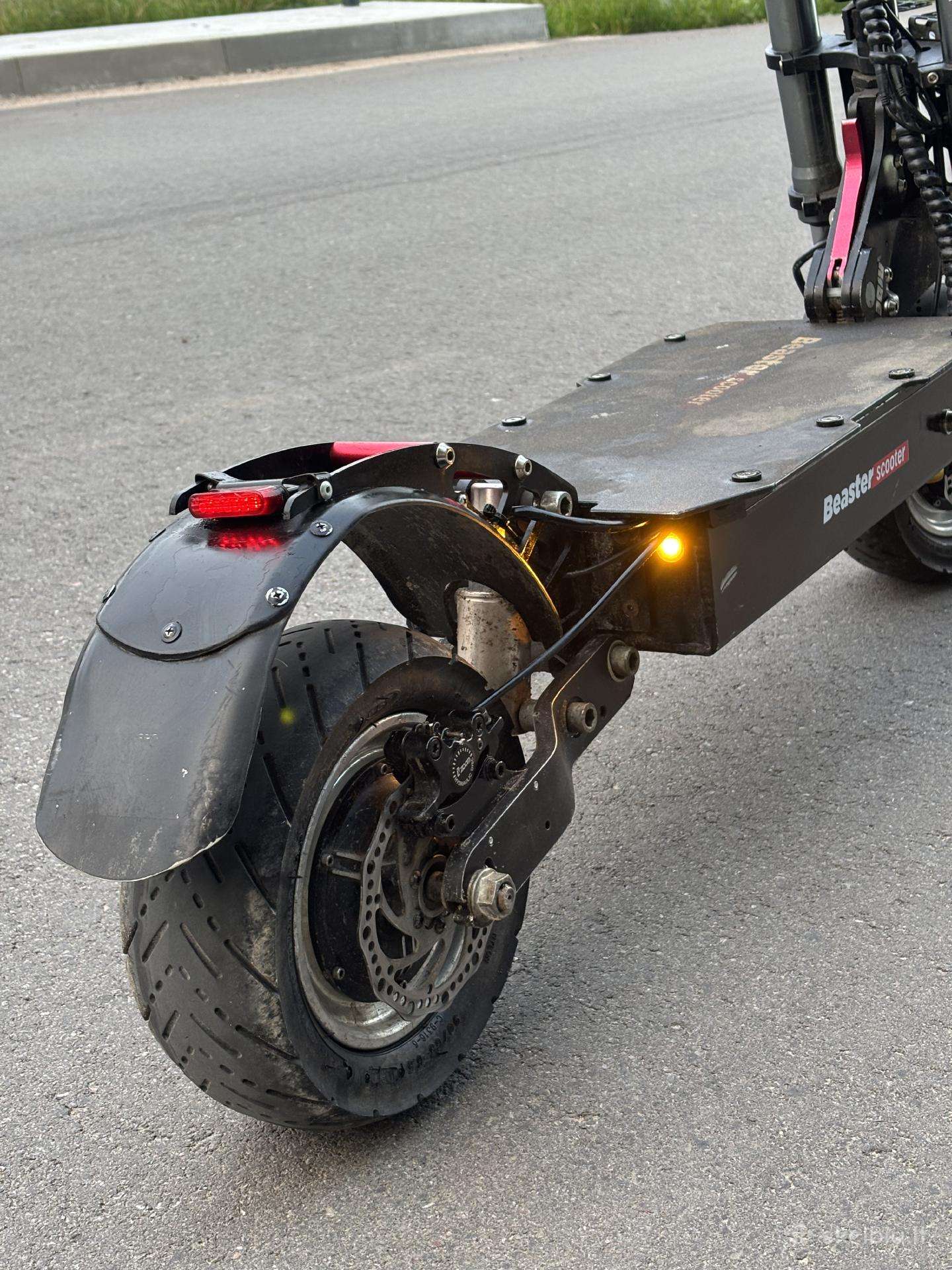 Electric scooter Beaster Scooter