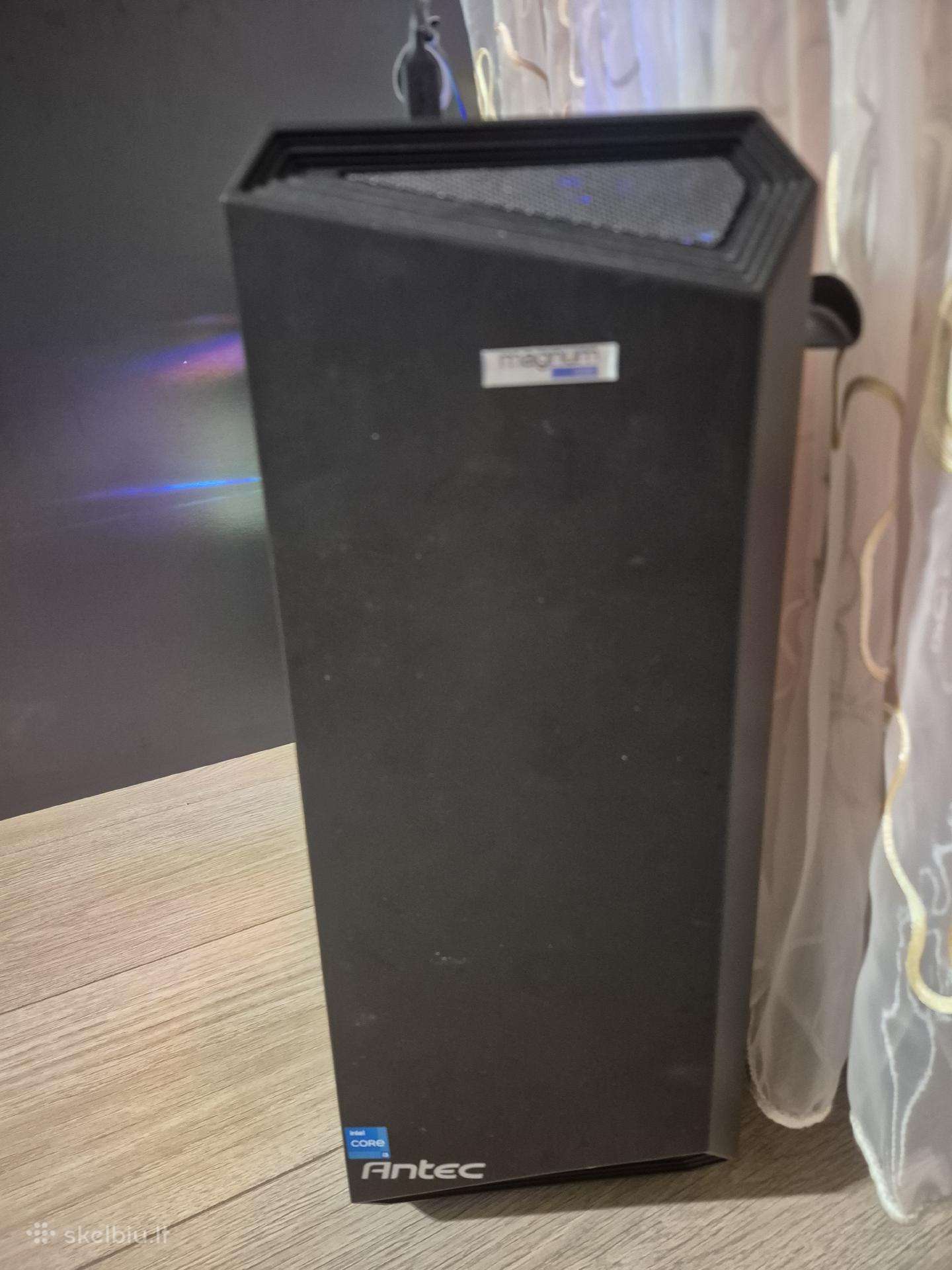 Parduodu žaidimu bei darbo pc