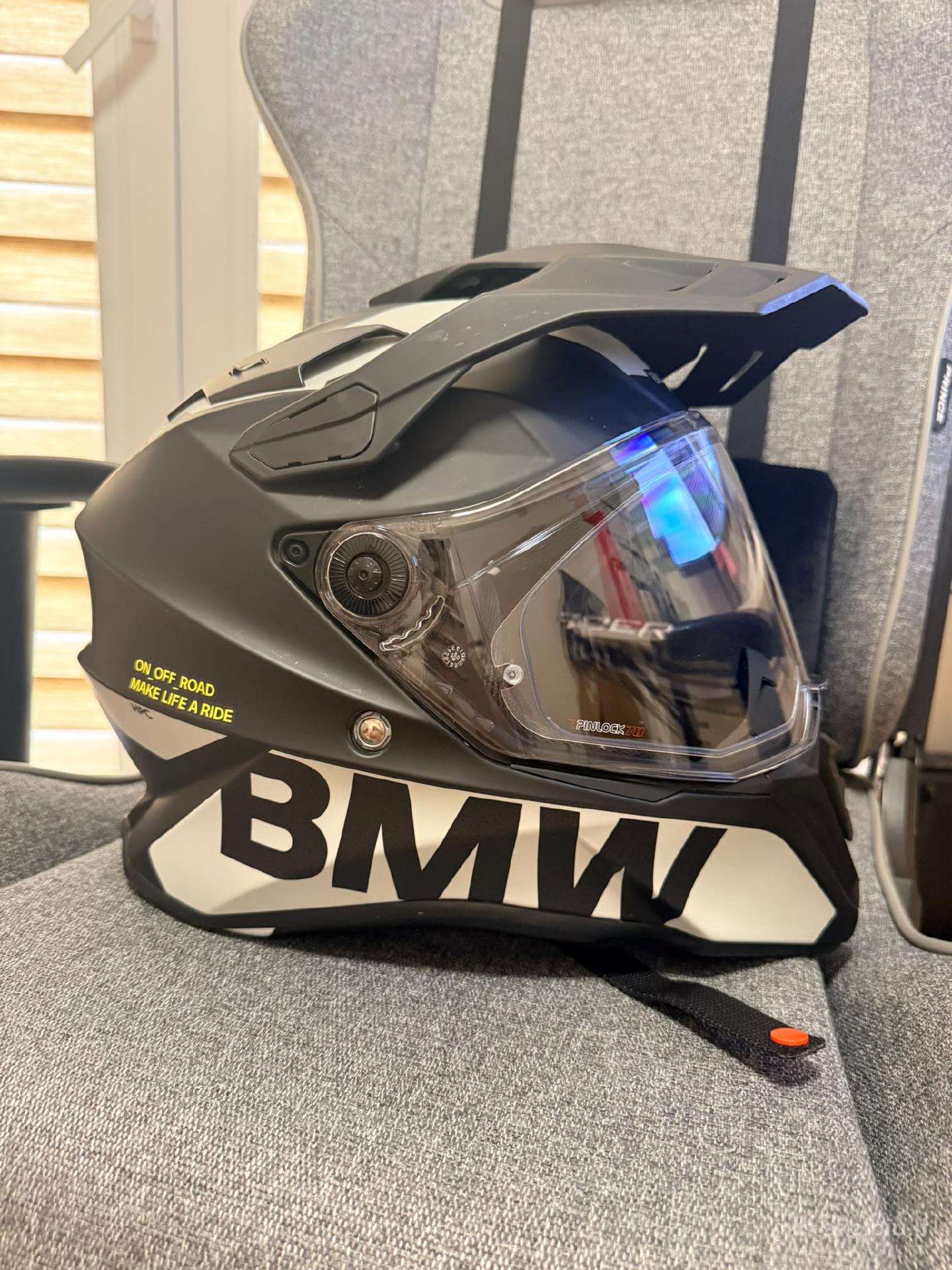 Šalmas Bmw Gs Pure adventure