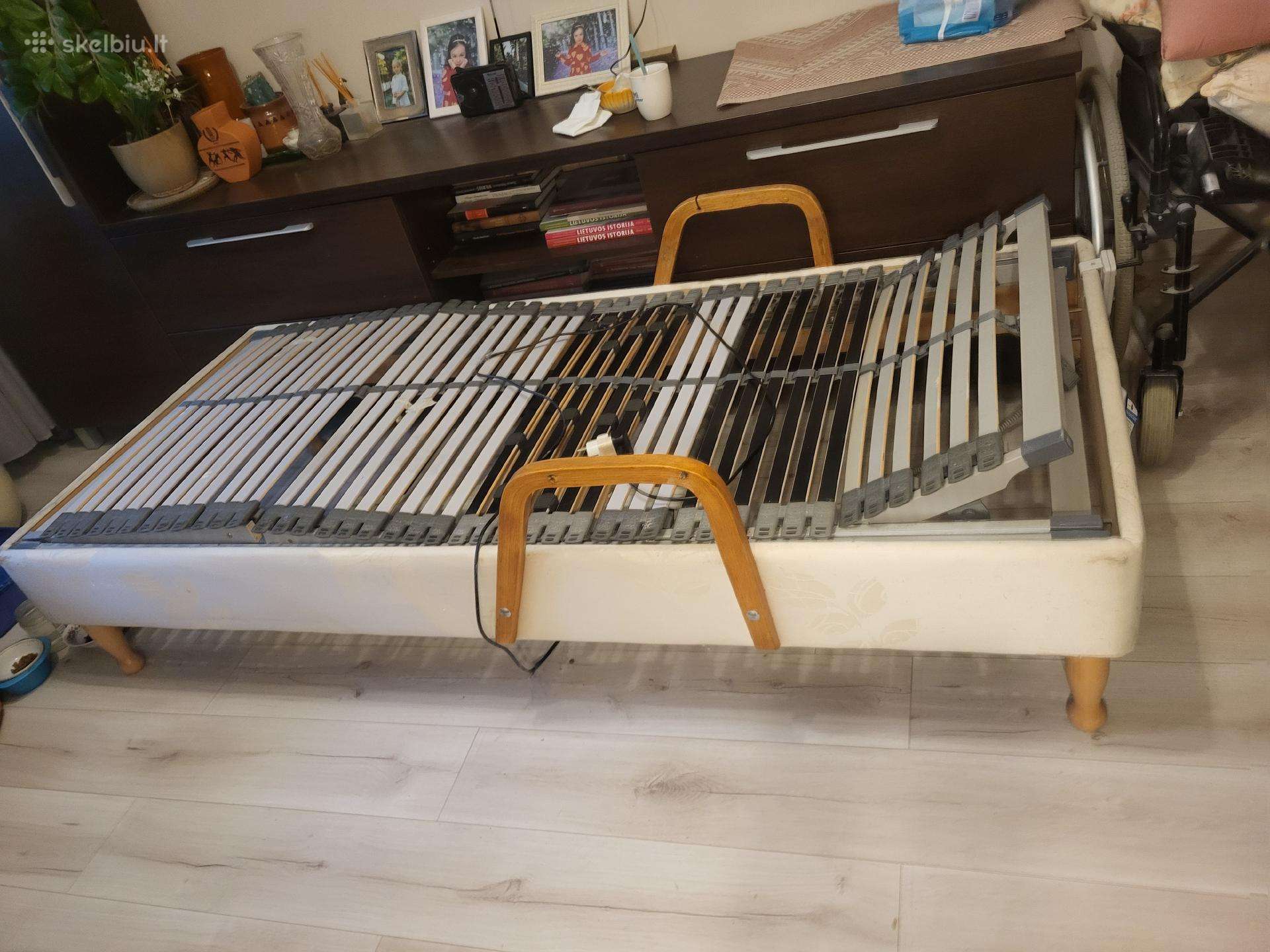 Funkcinė lova slaugai