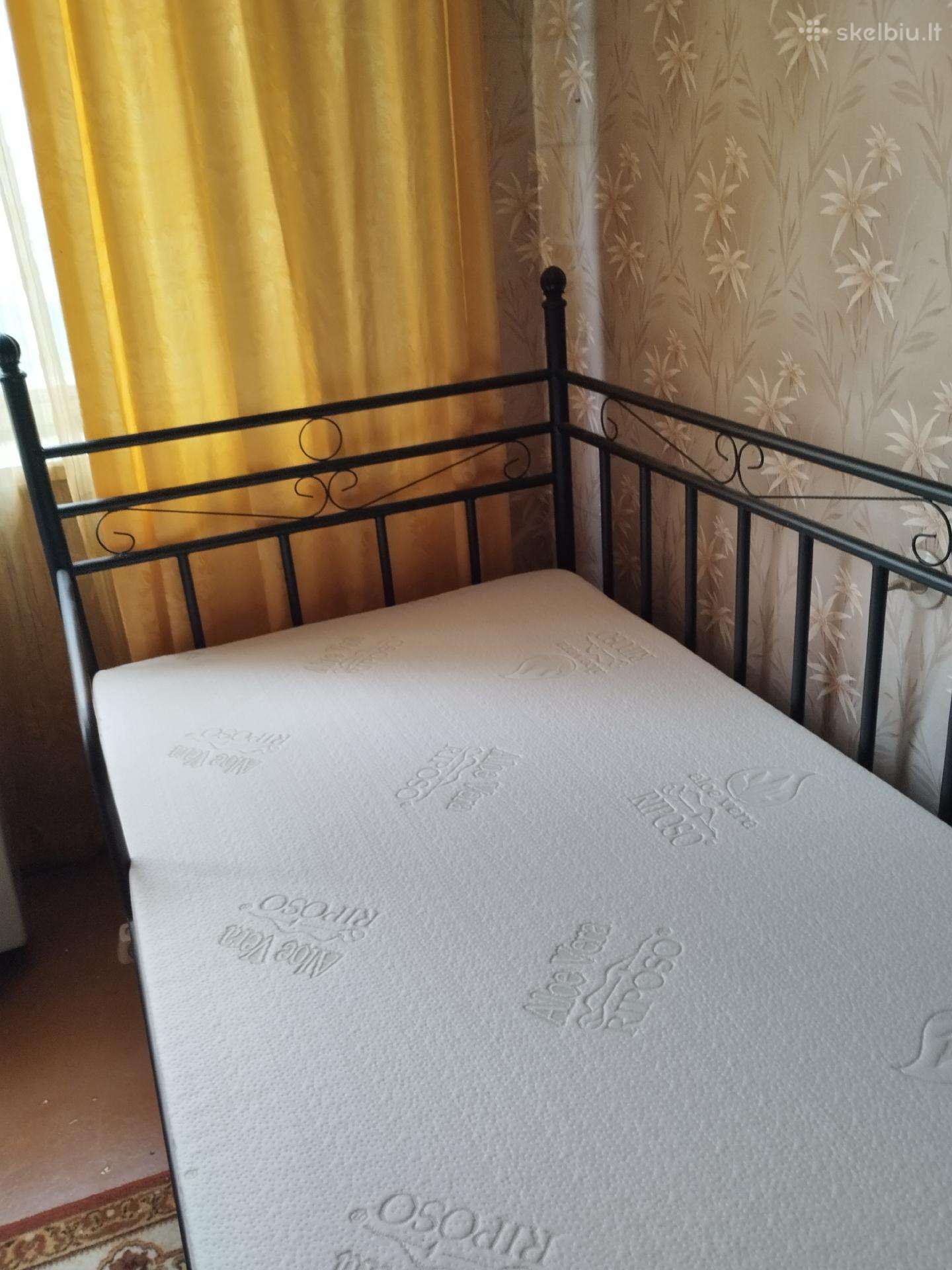 Nauji viengulė lova su čiužiniu ir antčiužiniu