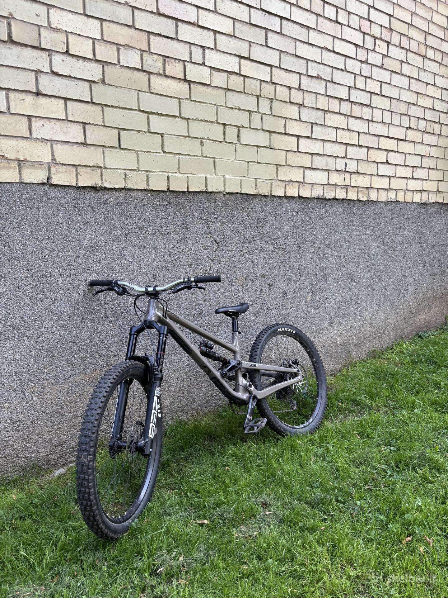 Dviratis commencal clash