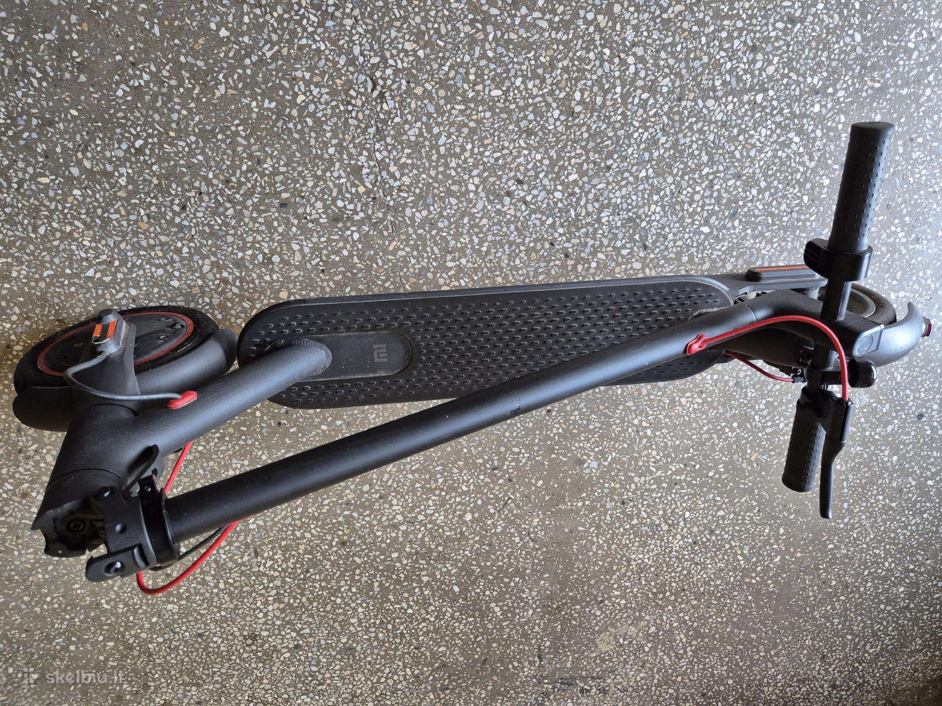 Xiaomi Mi Electric Scooter Pro