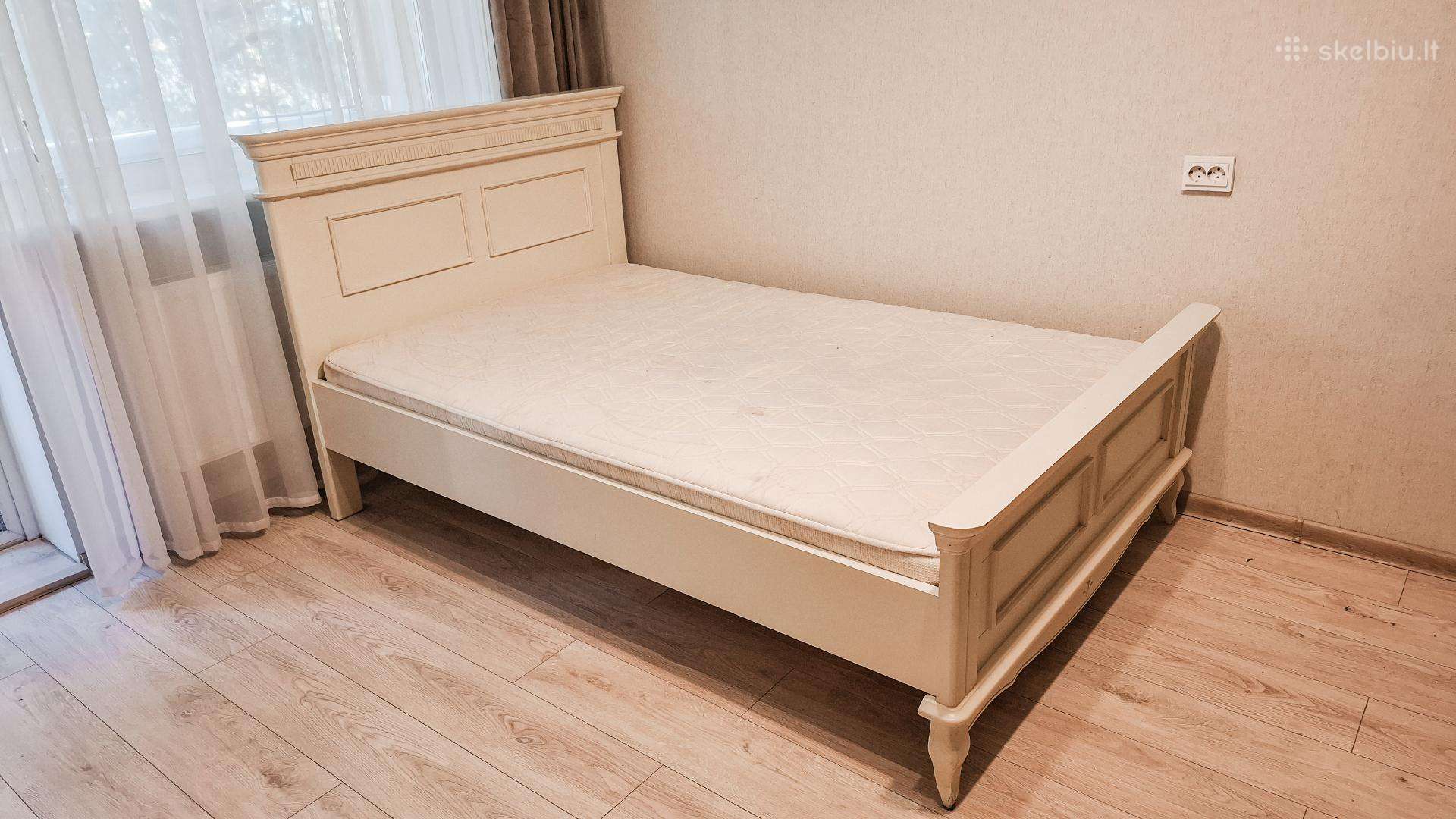 Klasikinio stiliaus kokybiška lova