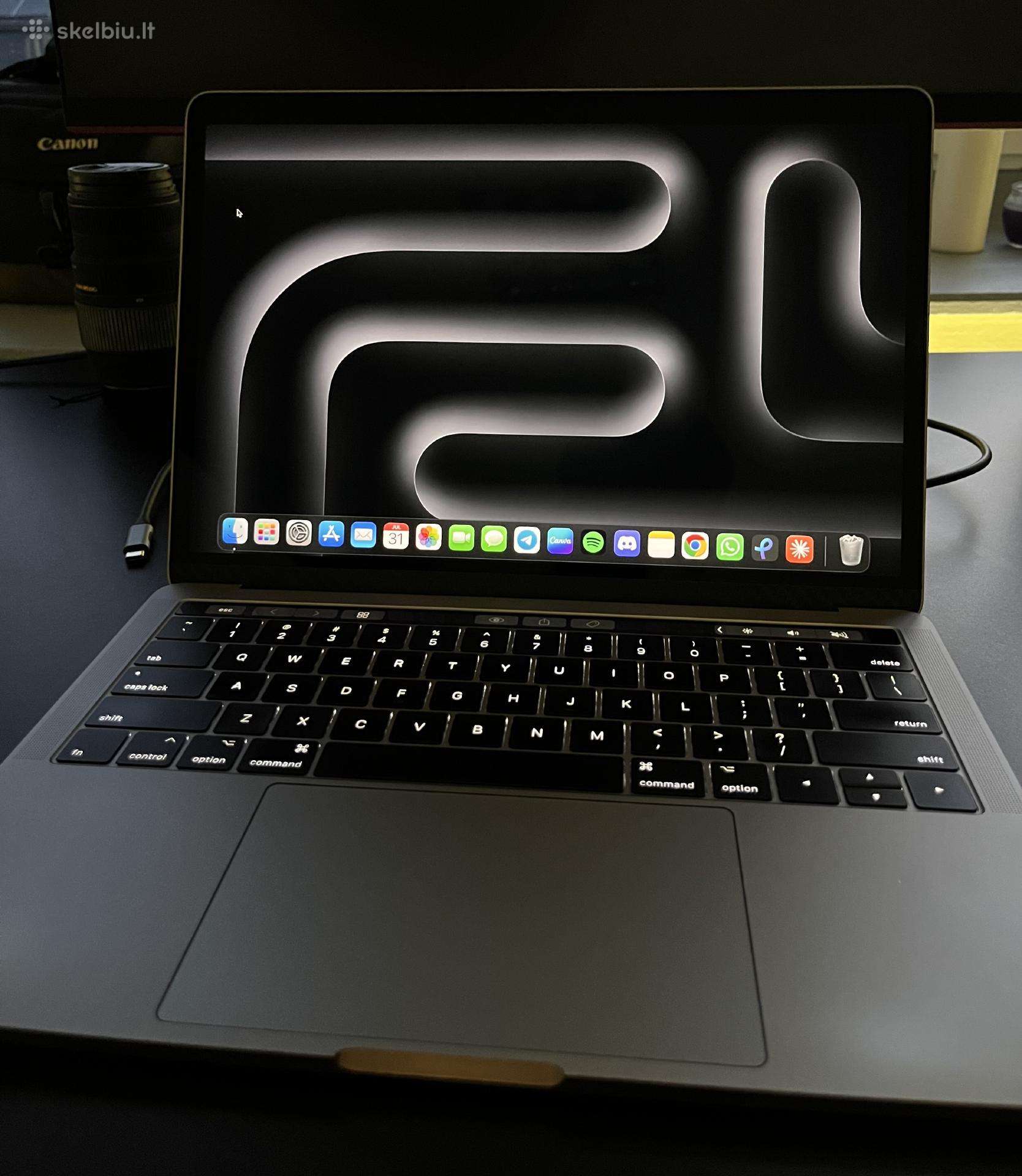 2017 MacBook Pro 16gb RAM, i7, 256gb, 13-inch