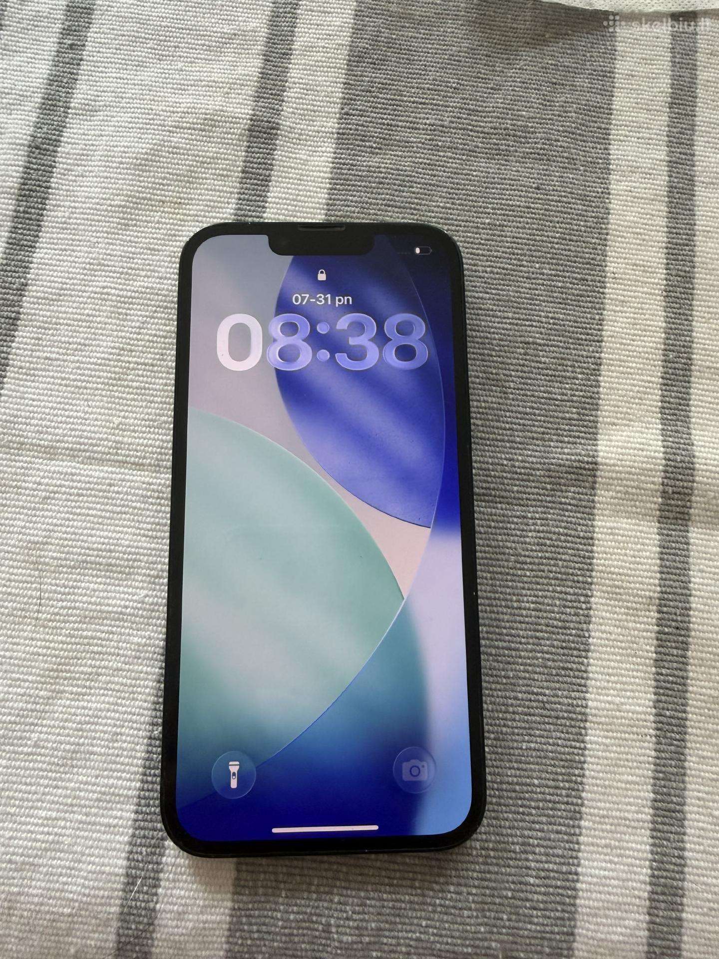 iPhone 13