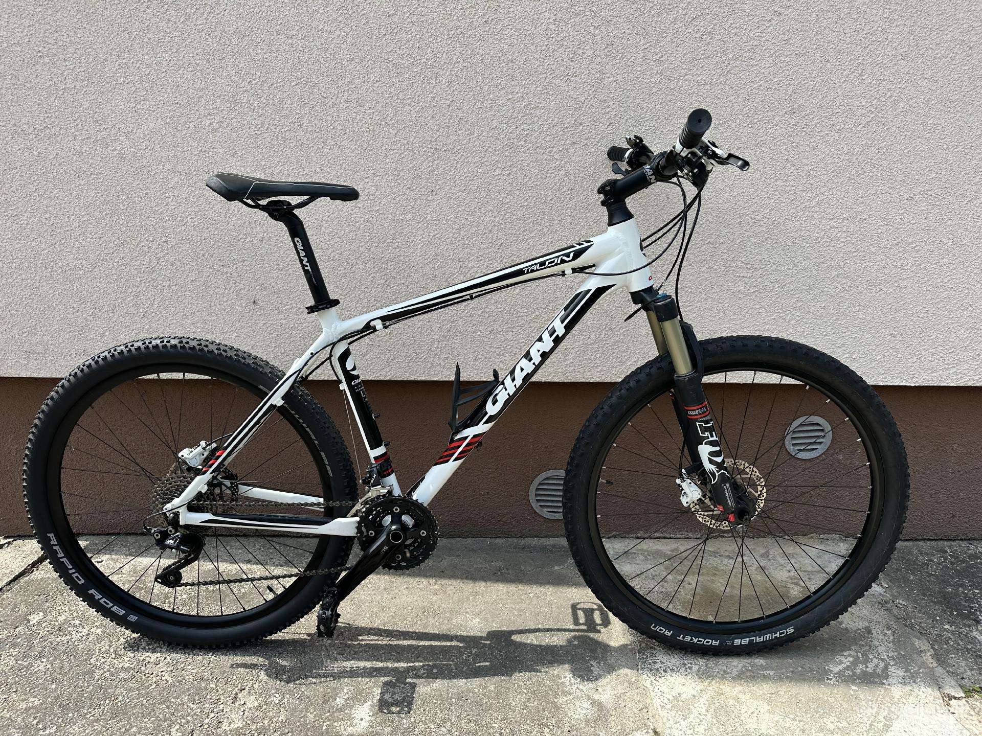 Giant talon 0 fox kalnu dviratis.