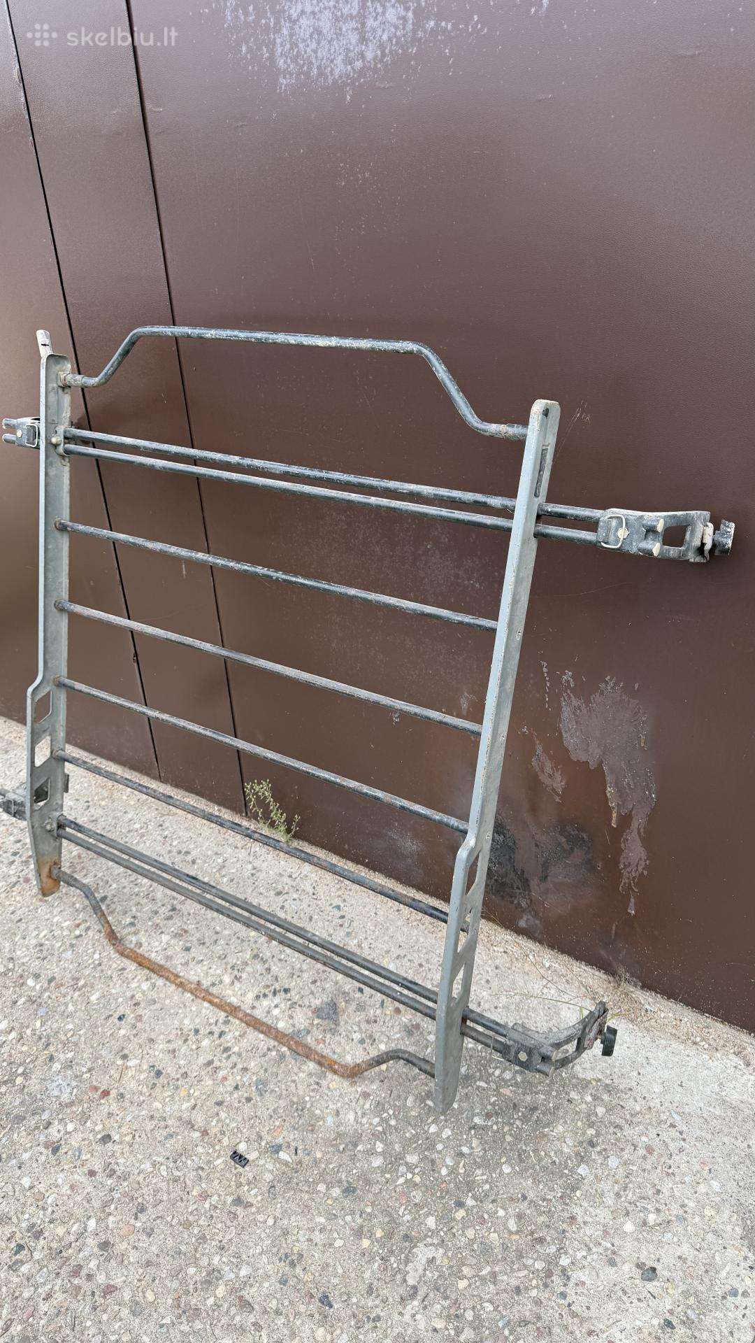 Vaz 2101 originali stogo bagažinė.