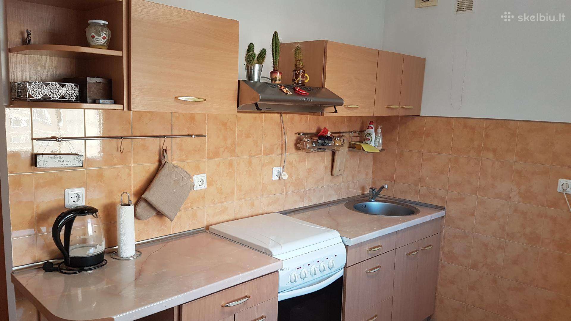 Parduodami virtuvēs baldai