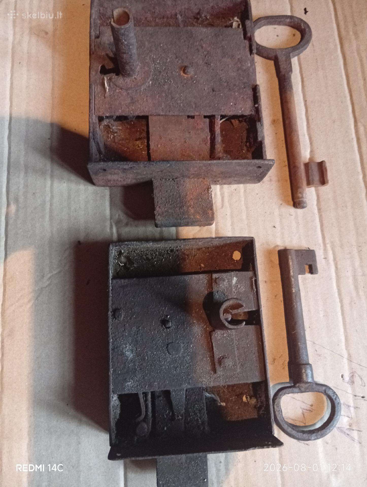 Senovinės durų spynos90/80€ 0