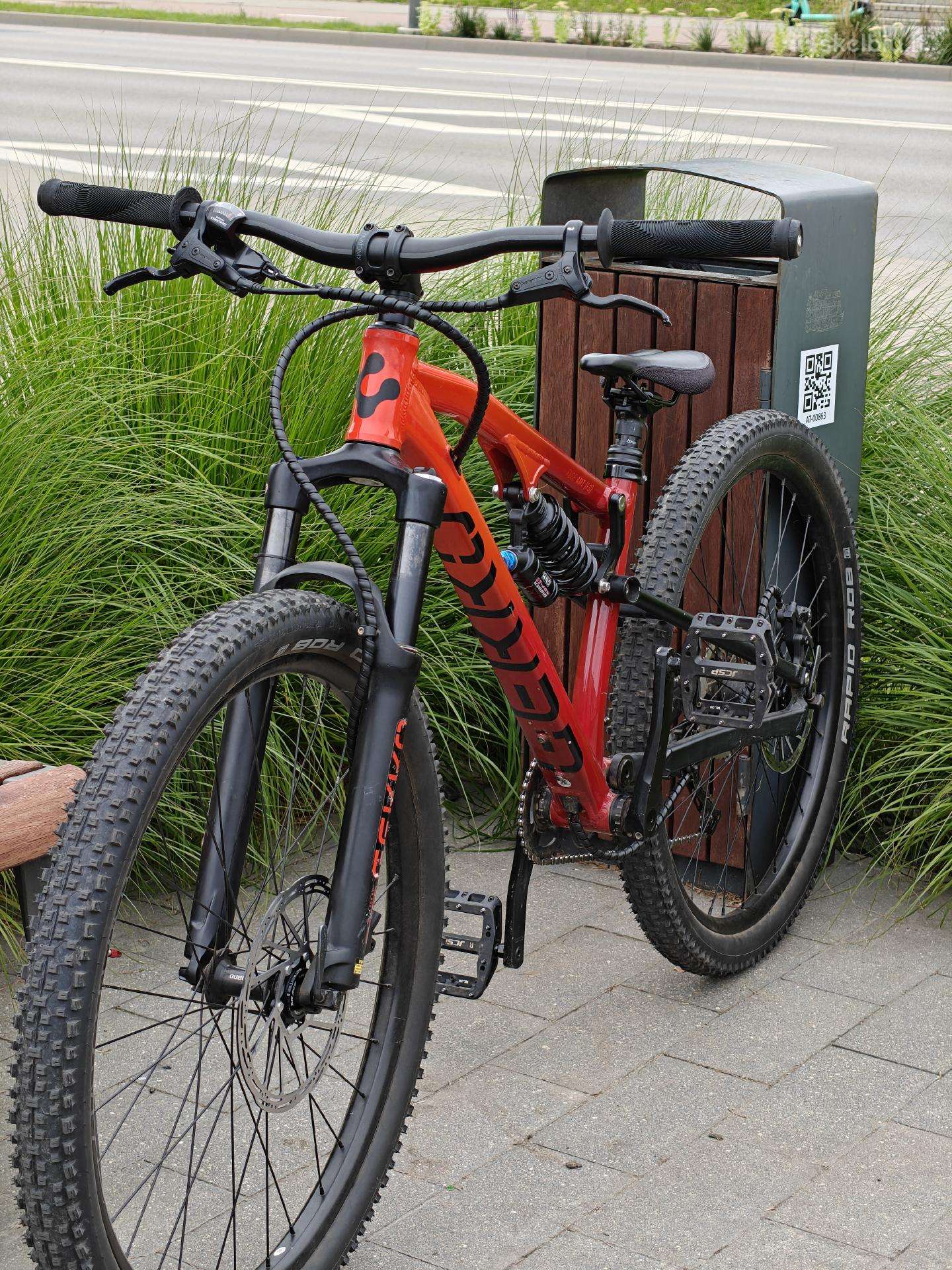 Full suspension bike