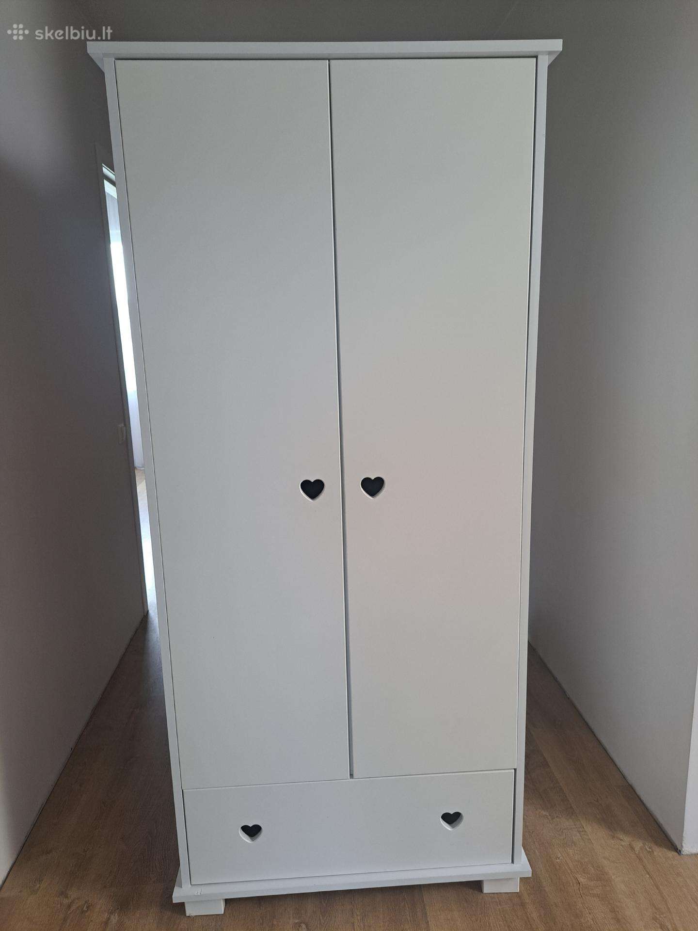 Mergaitės kambario baldai