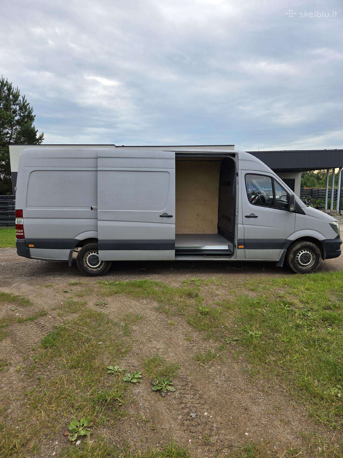 Mercedes-Benz Sprinter, cargo van