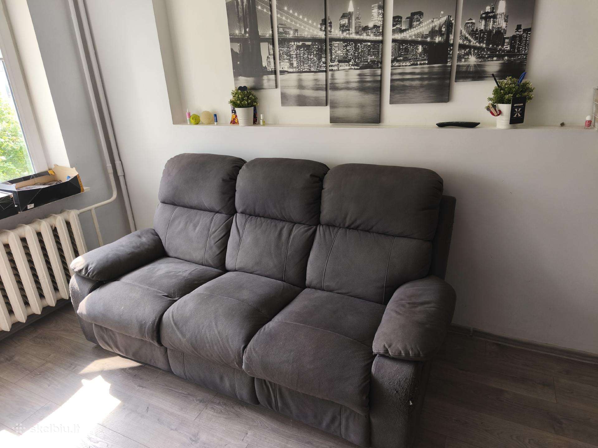 Dovanoju sofa.