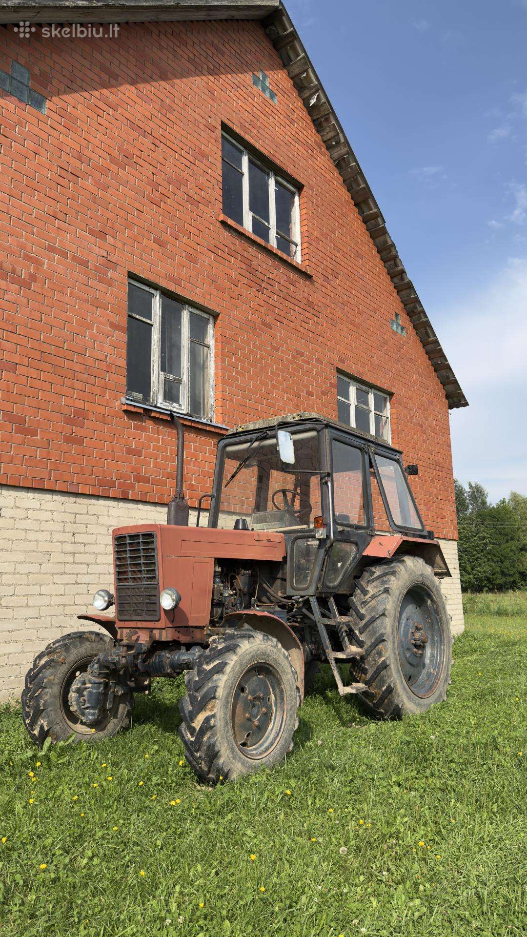 Parduodama žemės ūkio technika