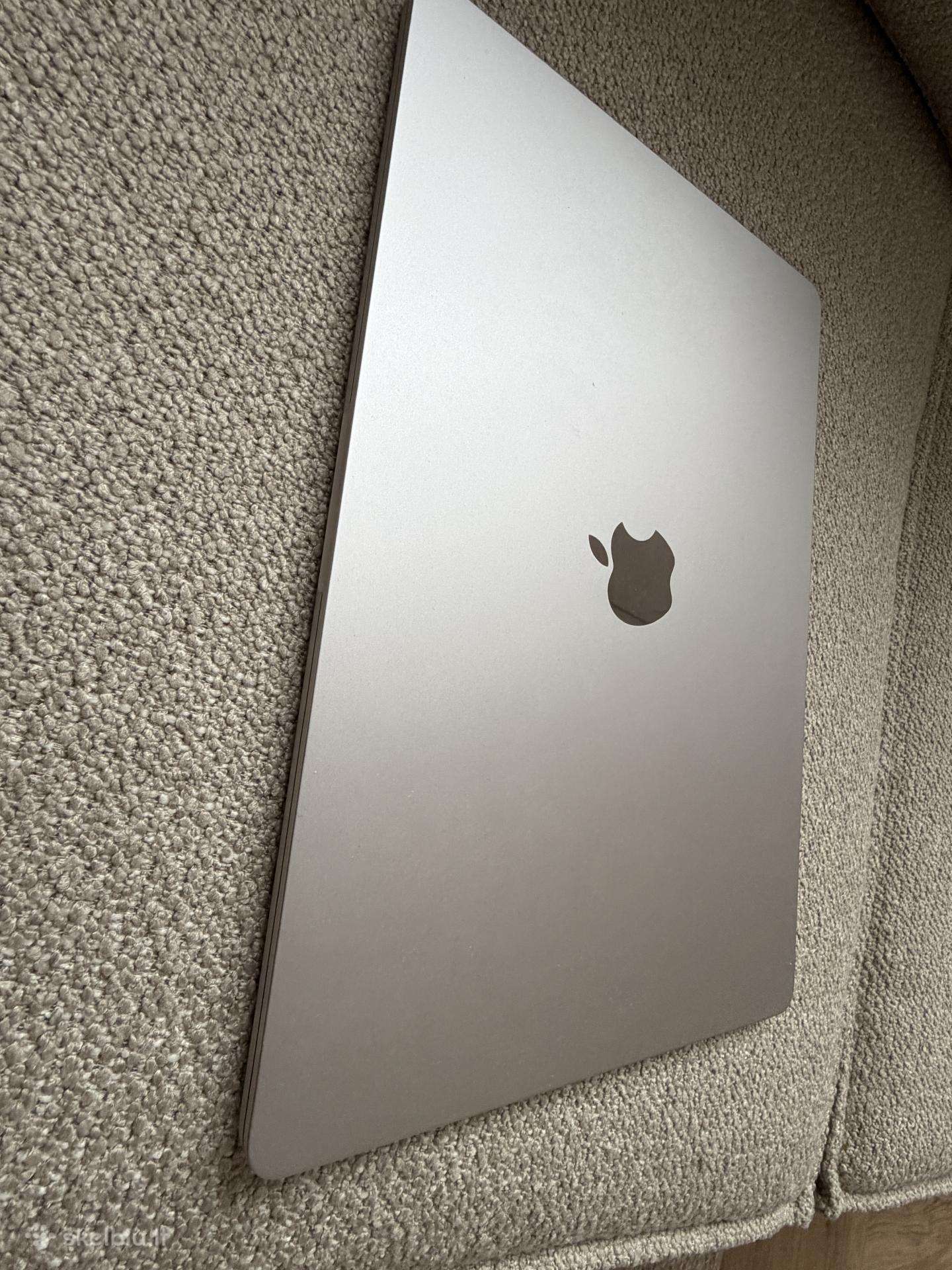 MacBook Air M3 15-inch