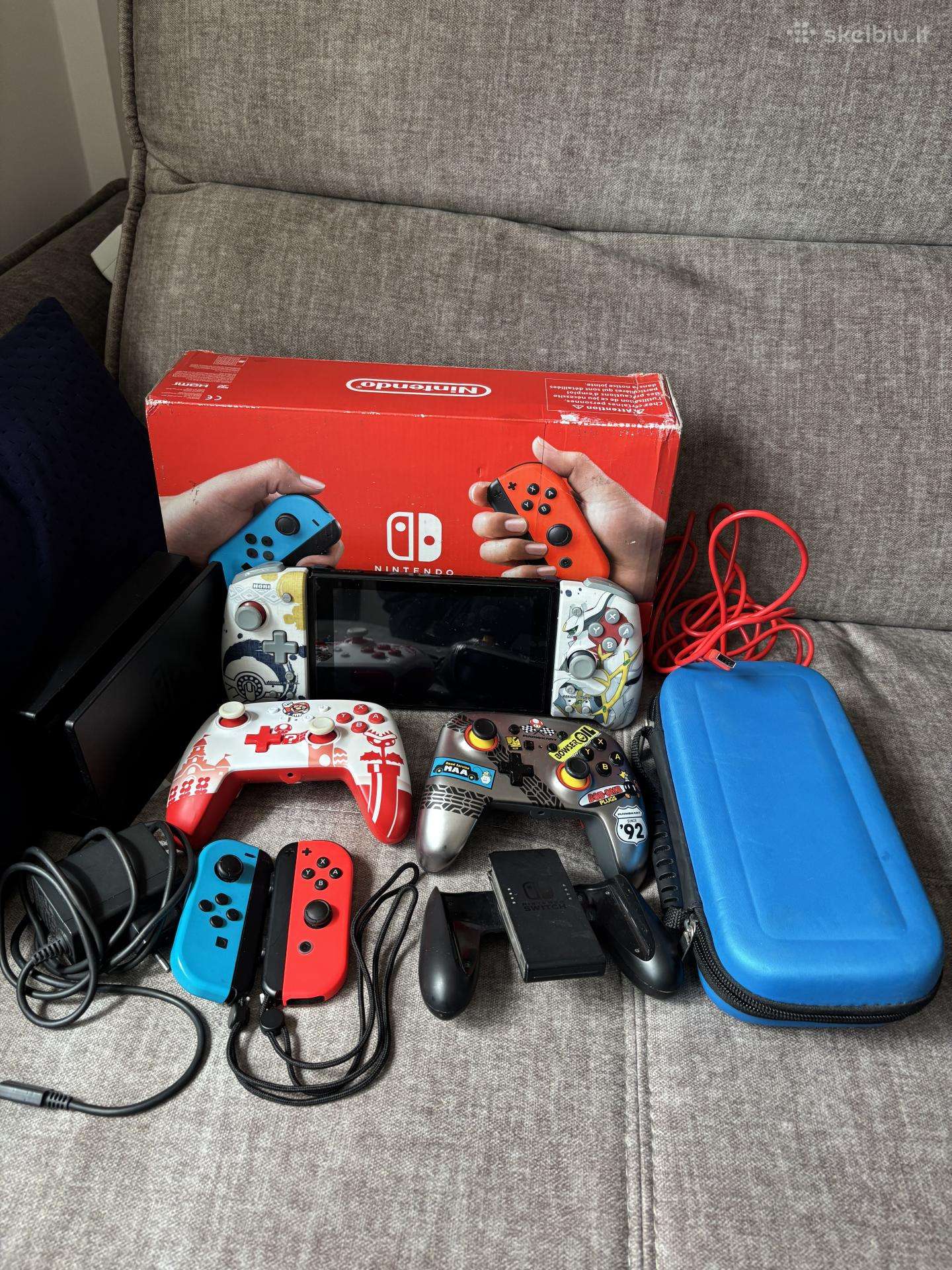Nintendo Switch V2 + 4 pultai +Dock + Dėžė+dėklas