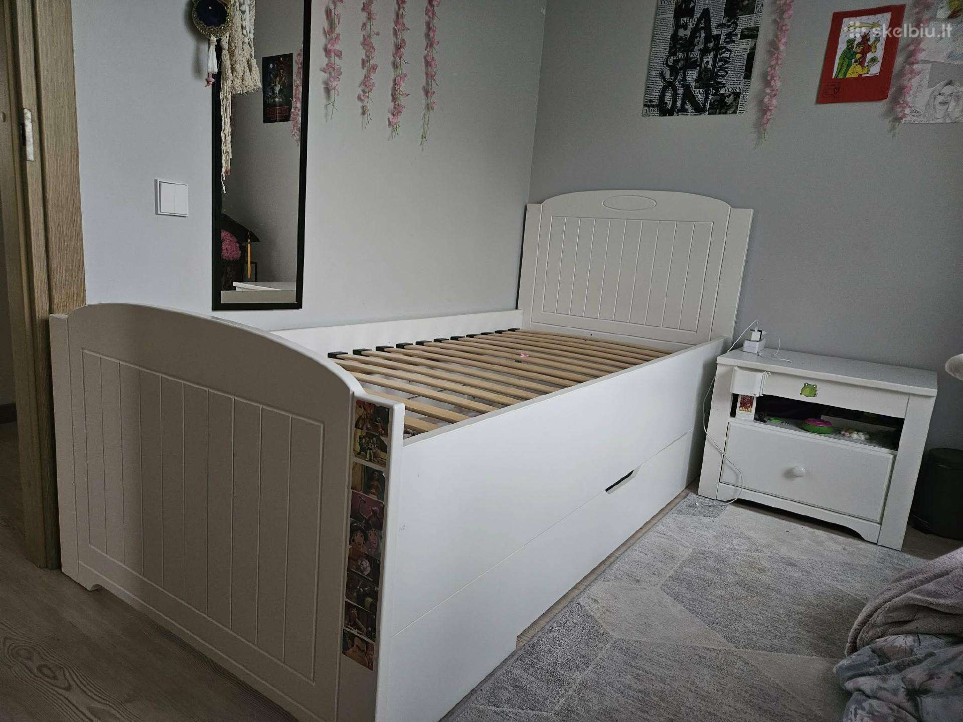 Lova viengulė 200x90