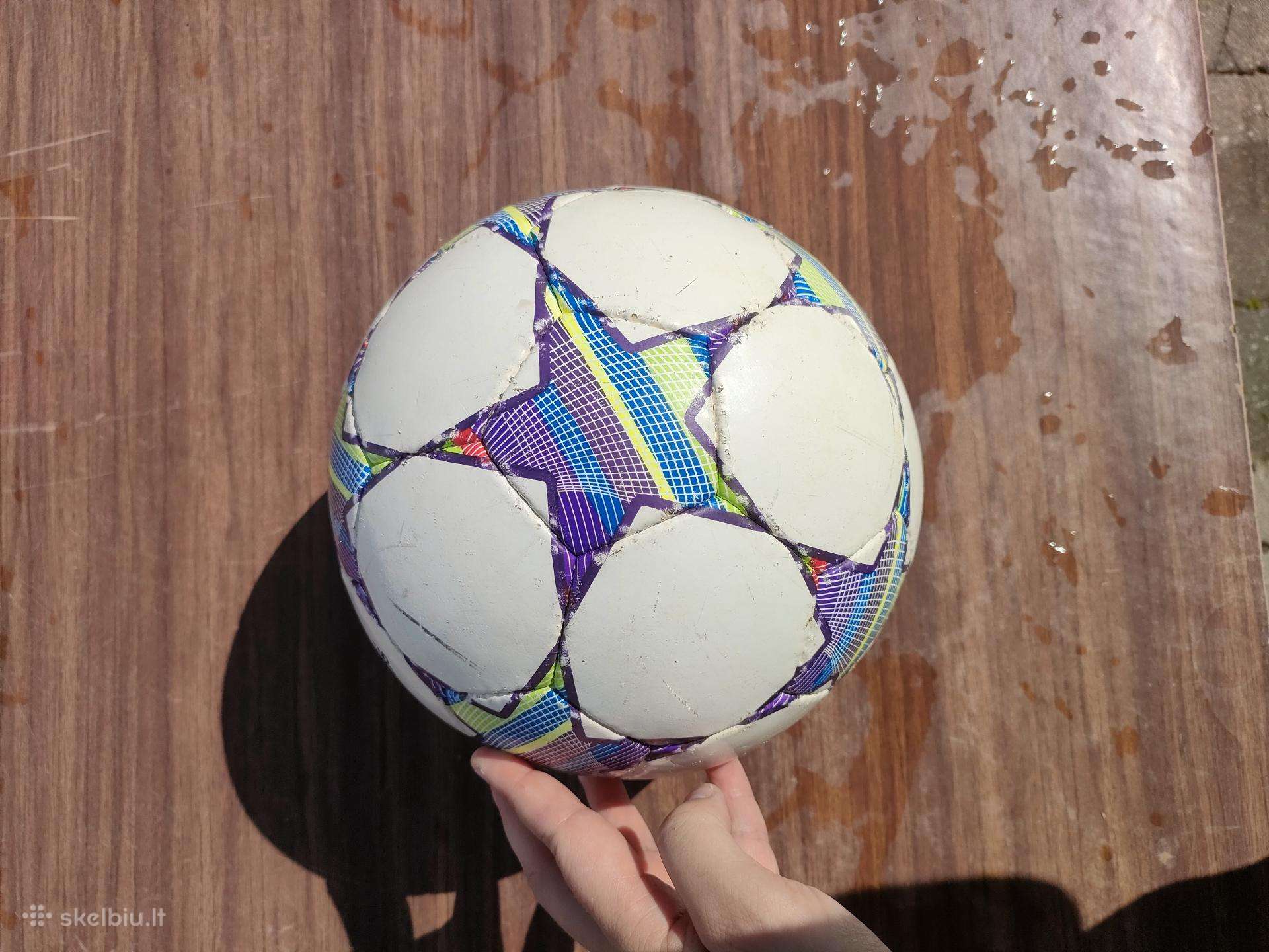 Adidas futbolo kamuoliai 5dydis būklė normal