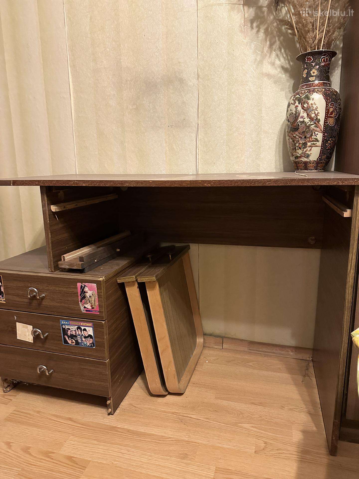 Rašomas stalas