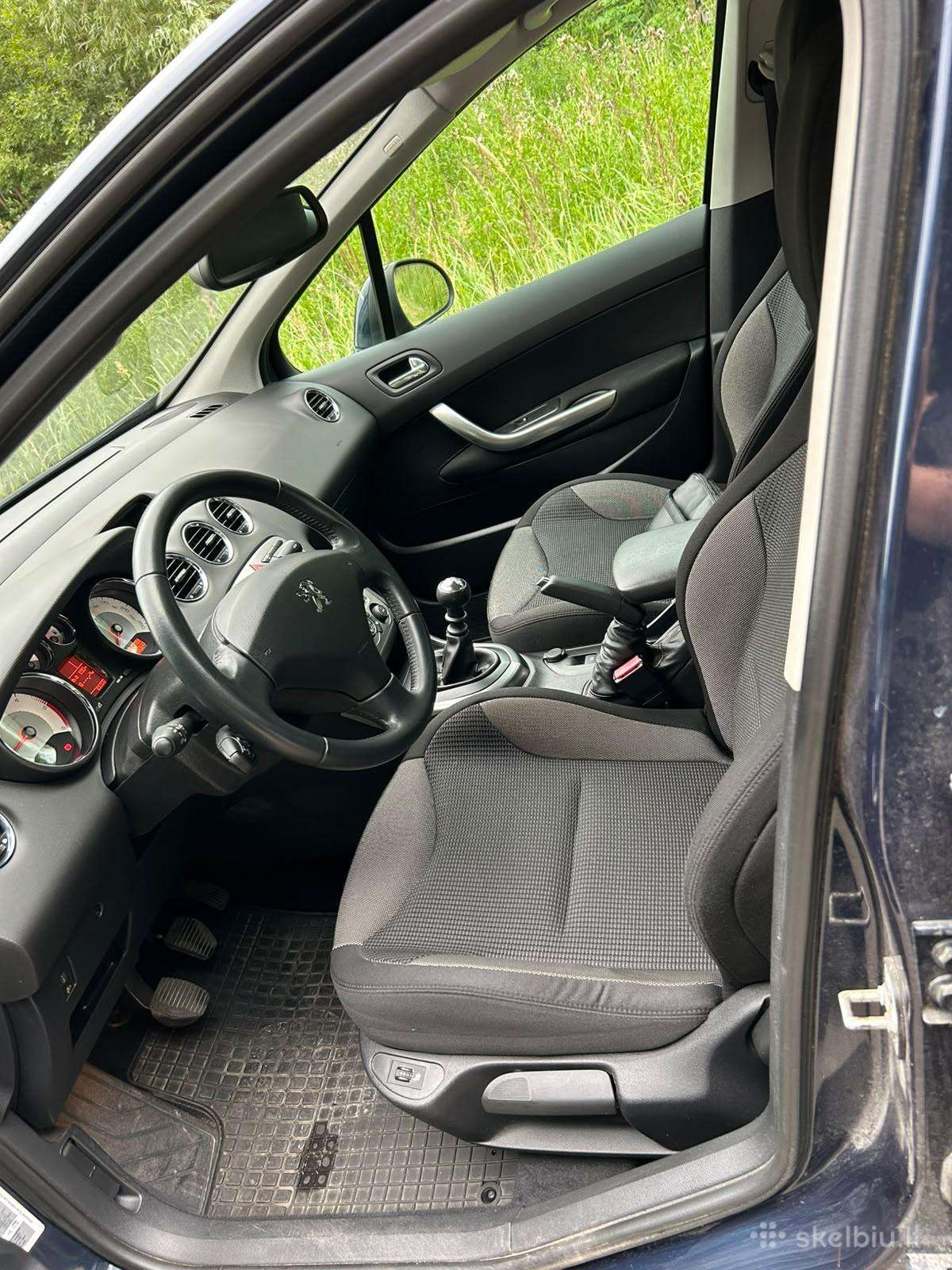 Peugeot 308, 1.6 l., hatchback