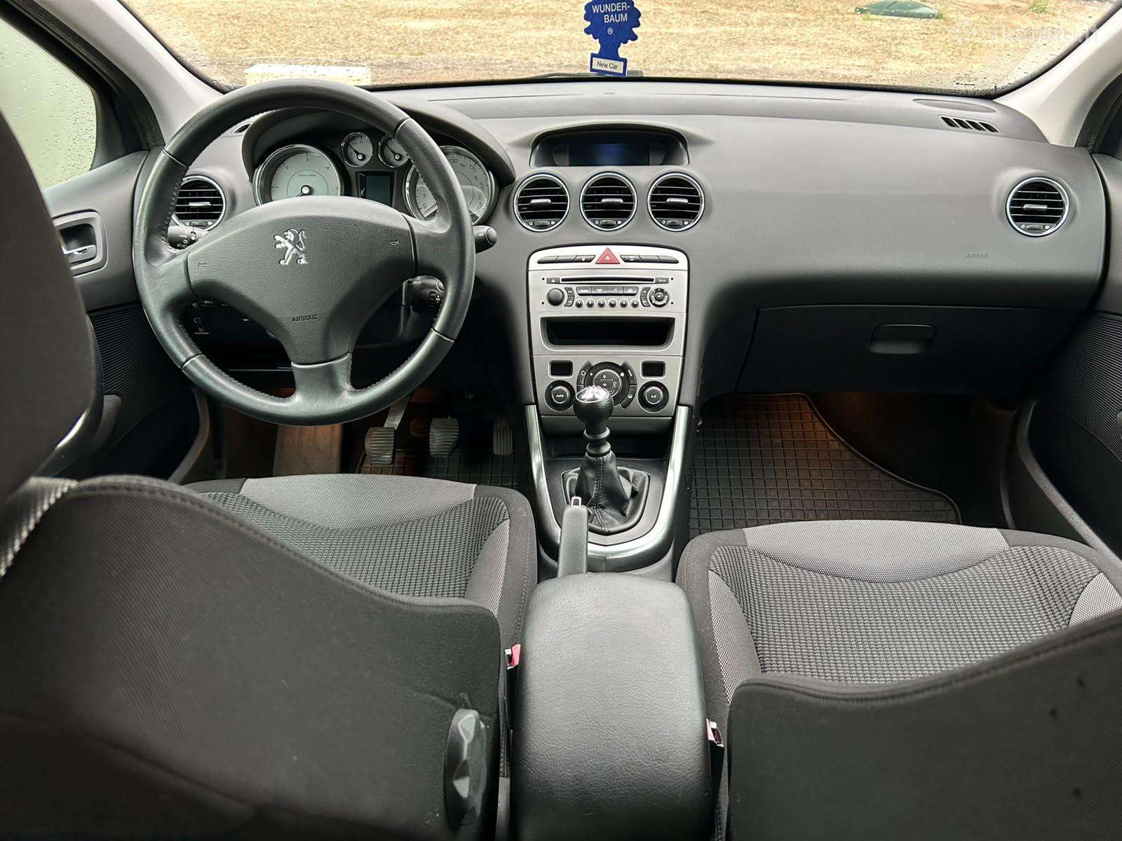 Peugeot 308, 1.6 l., hatchback