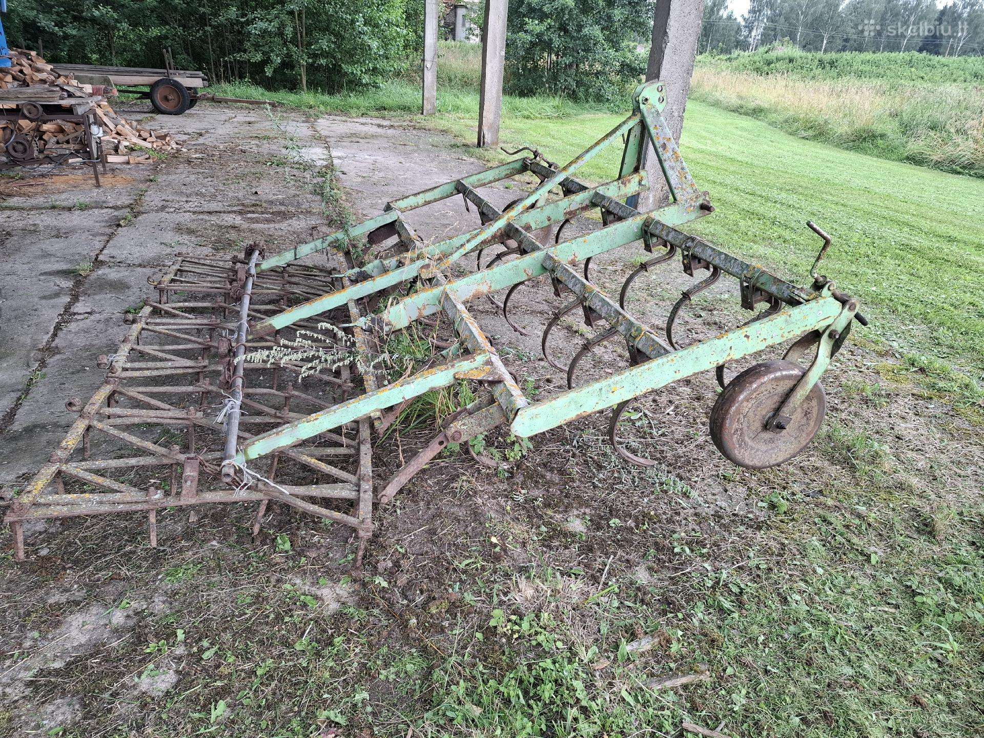 Parduodama žemės ūkio technika