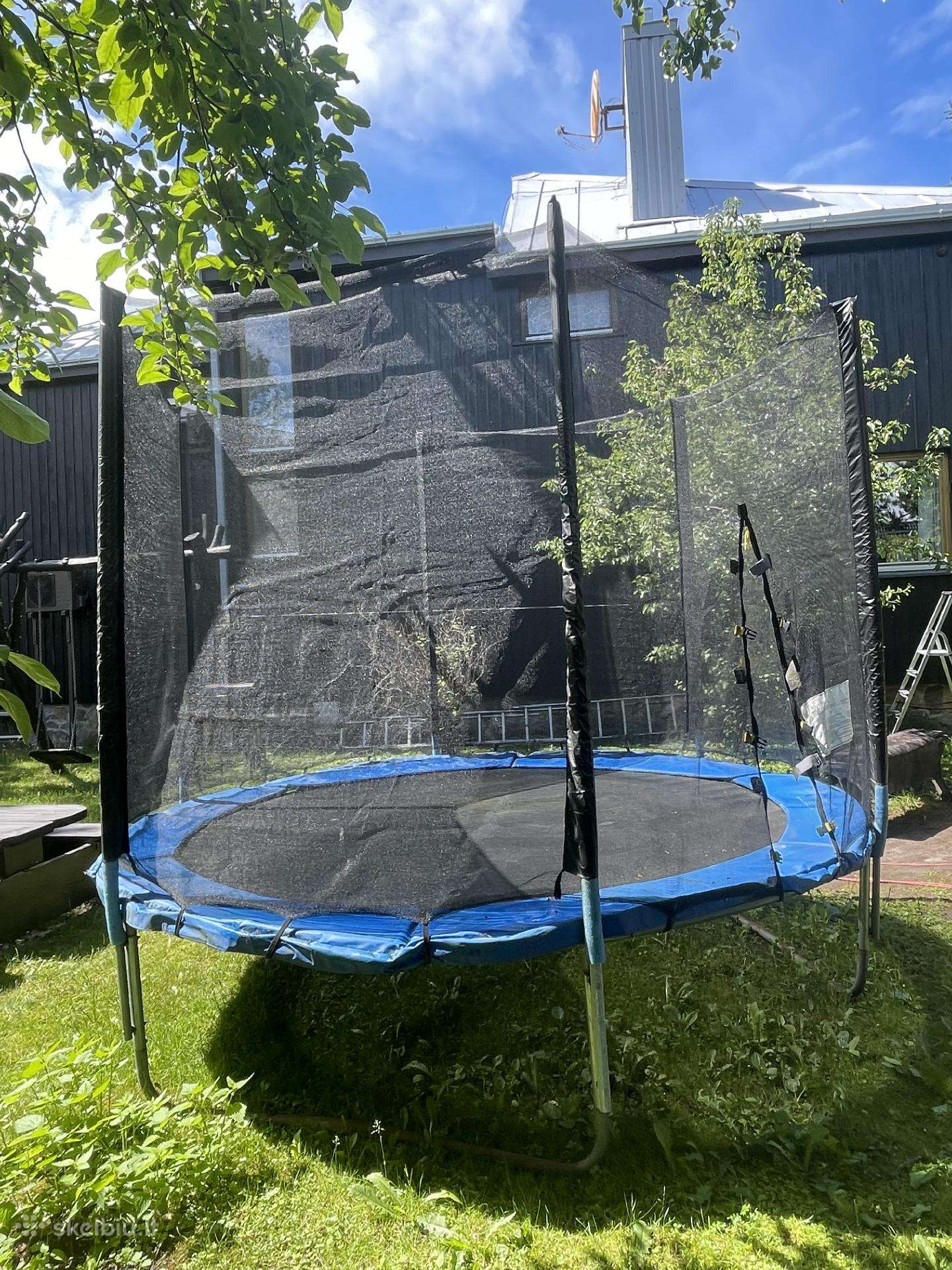 Batutas - parduodame geros būklės batutą - 50eur