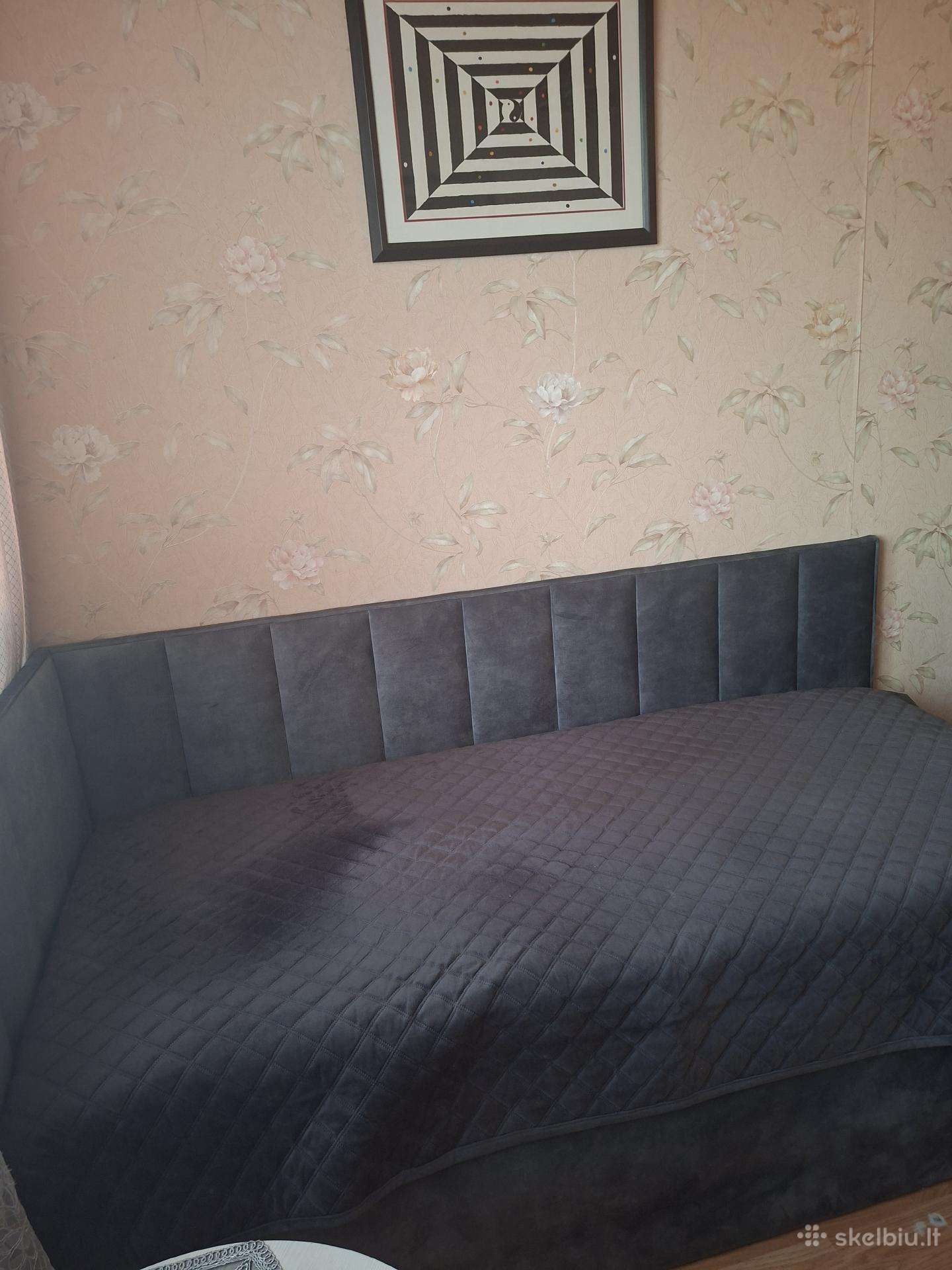 Parduodu viengulė lova su čiužiniu
