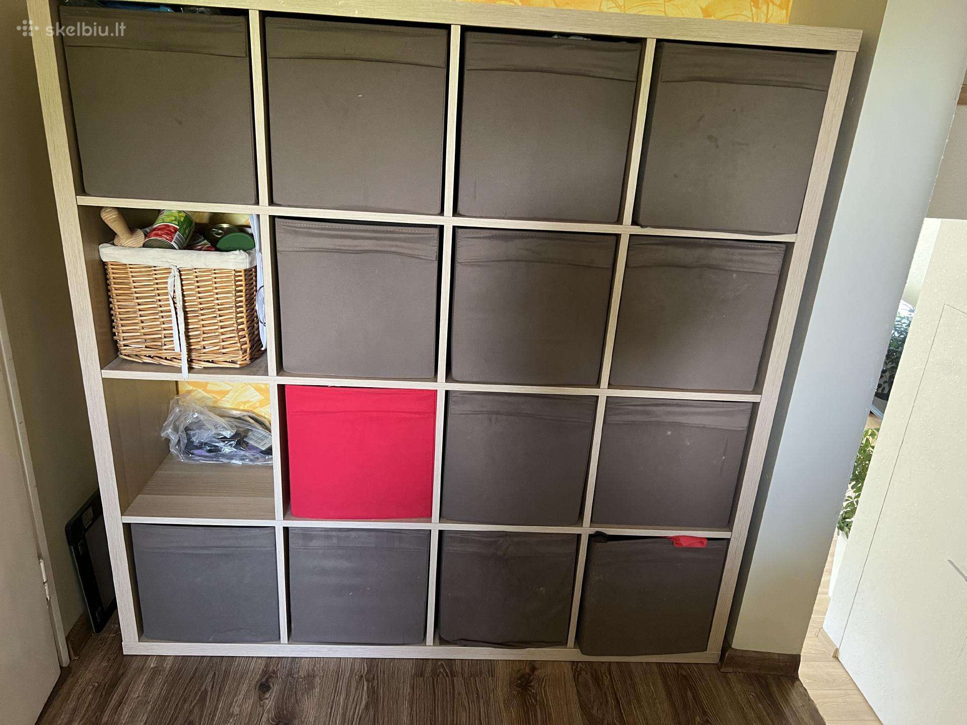 Ikea spintele su dėžėmis