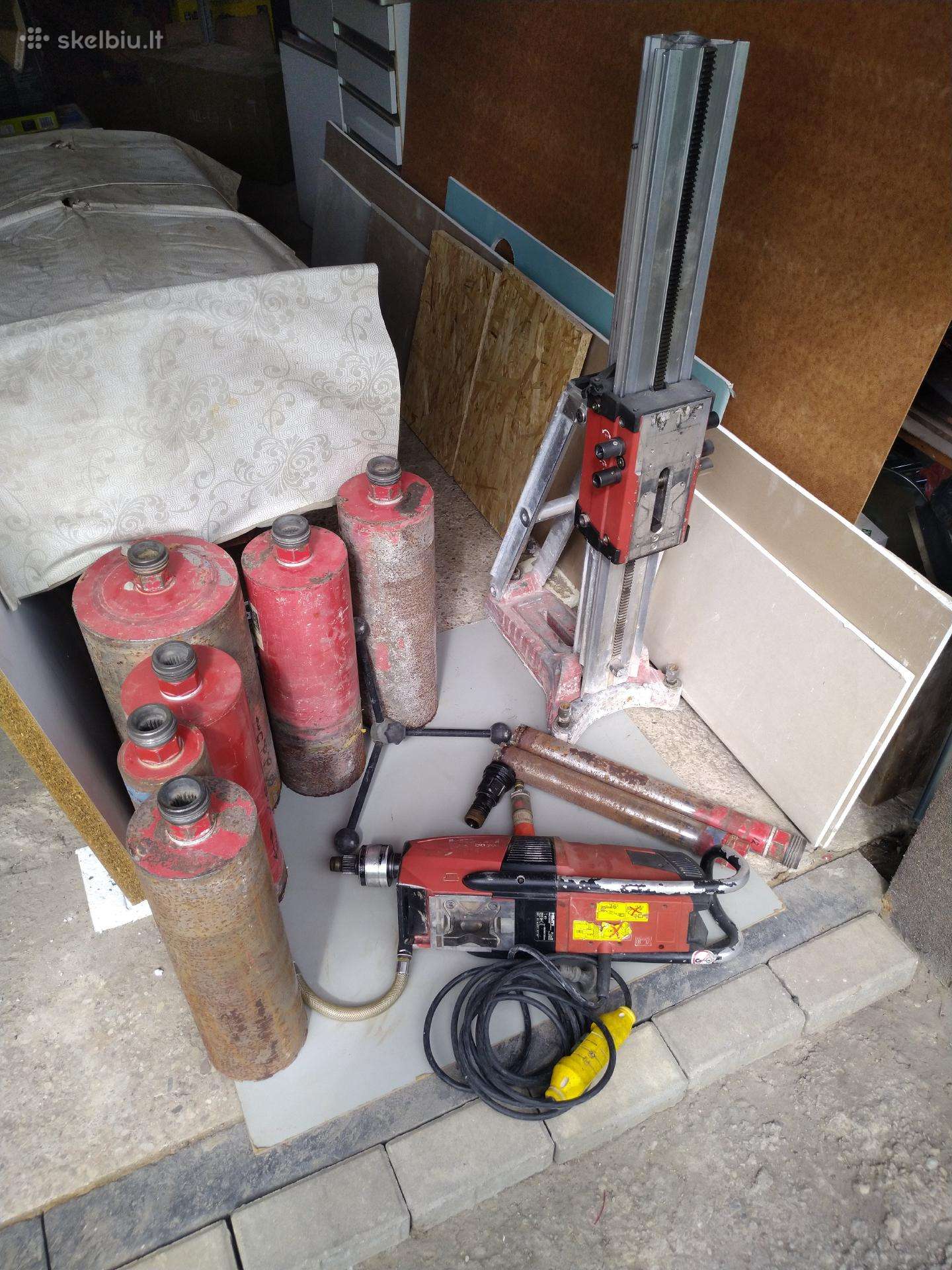 Hilti Dd200 su stovu ir karūnomis