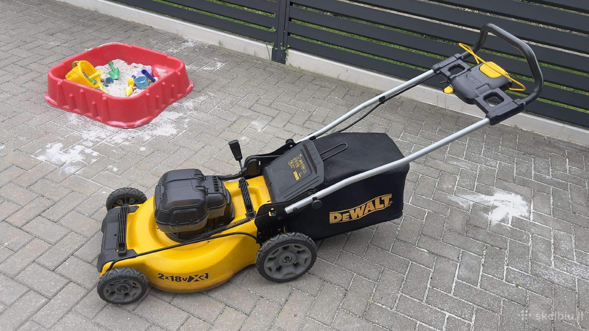 Dewalt Dcmw564 akumuliatorinė žoliapjovė