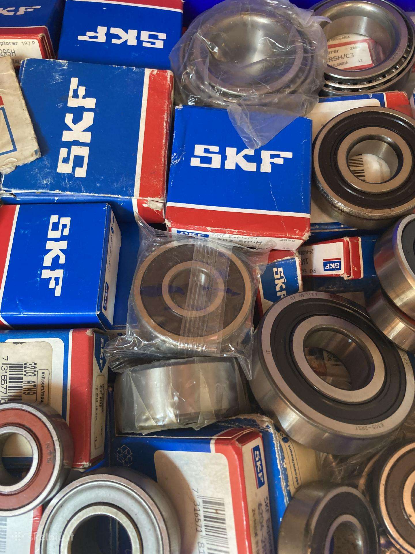 Įvairių diametrų skf guoliai.