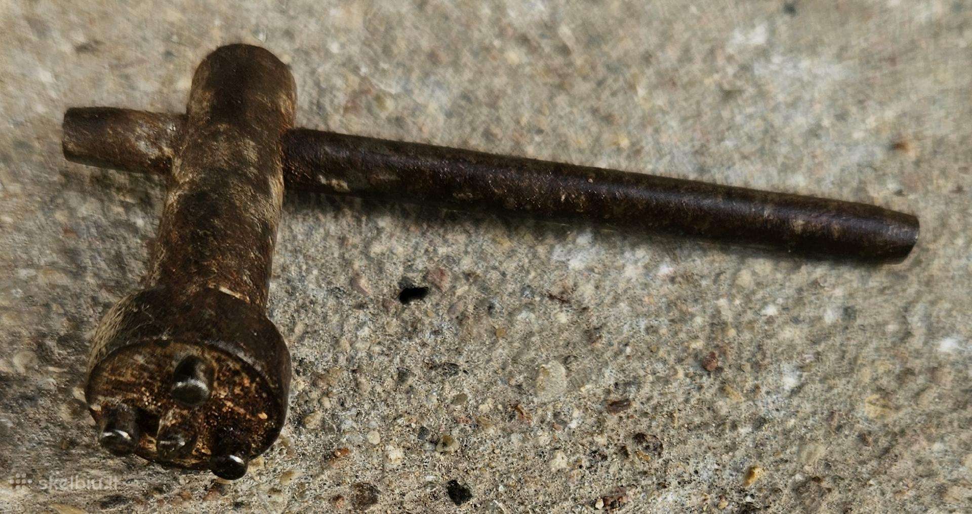 Kaištinis spec. raktas