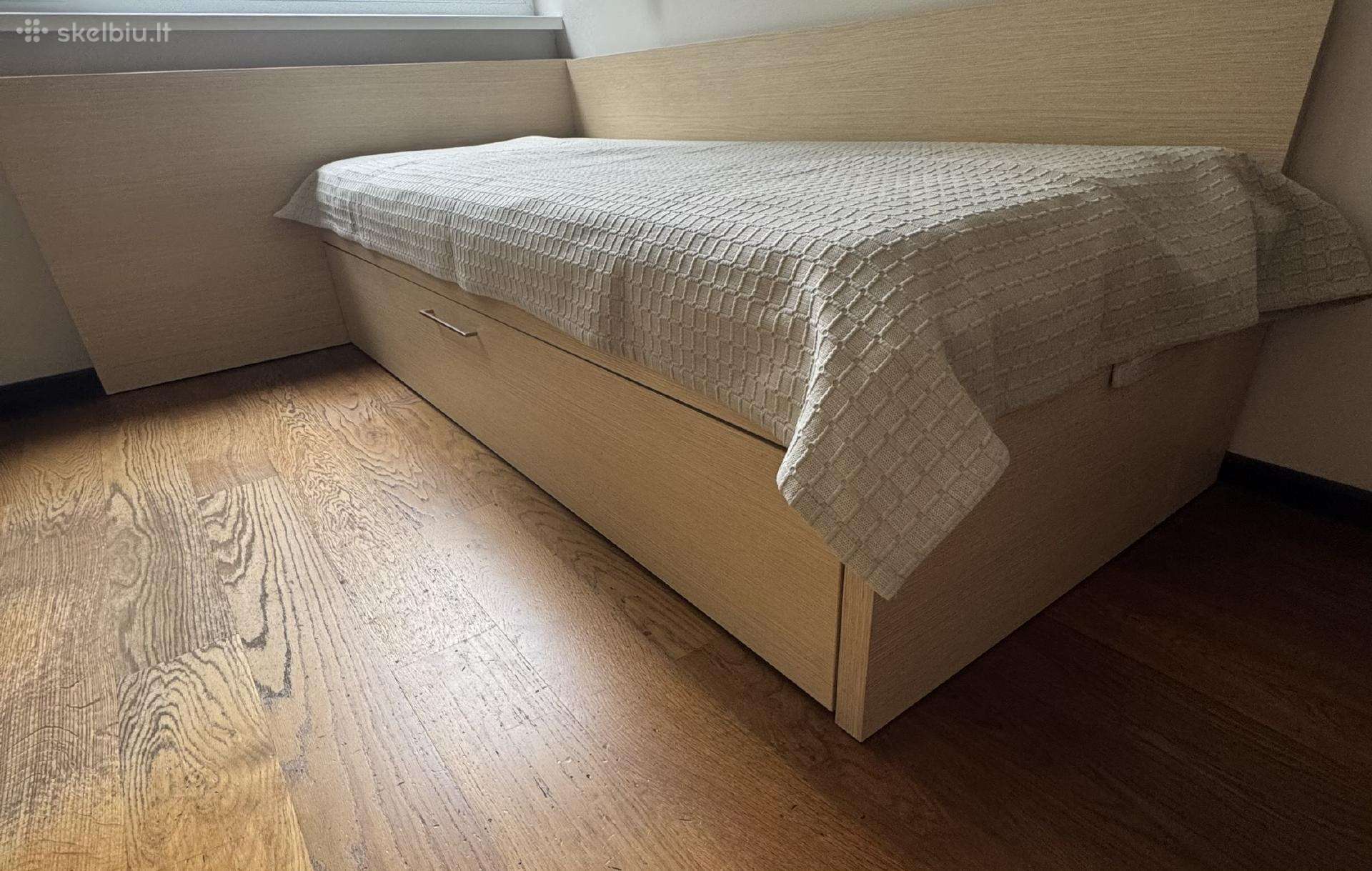 Lova su stalčiumi (papildoma lova)