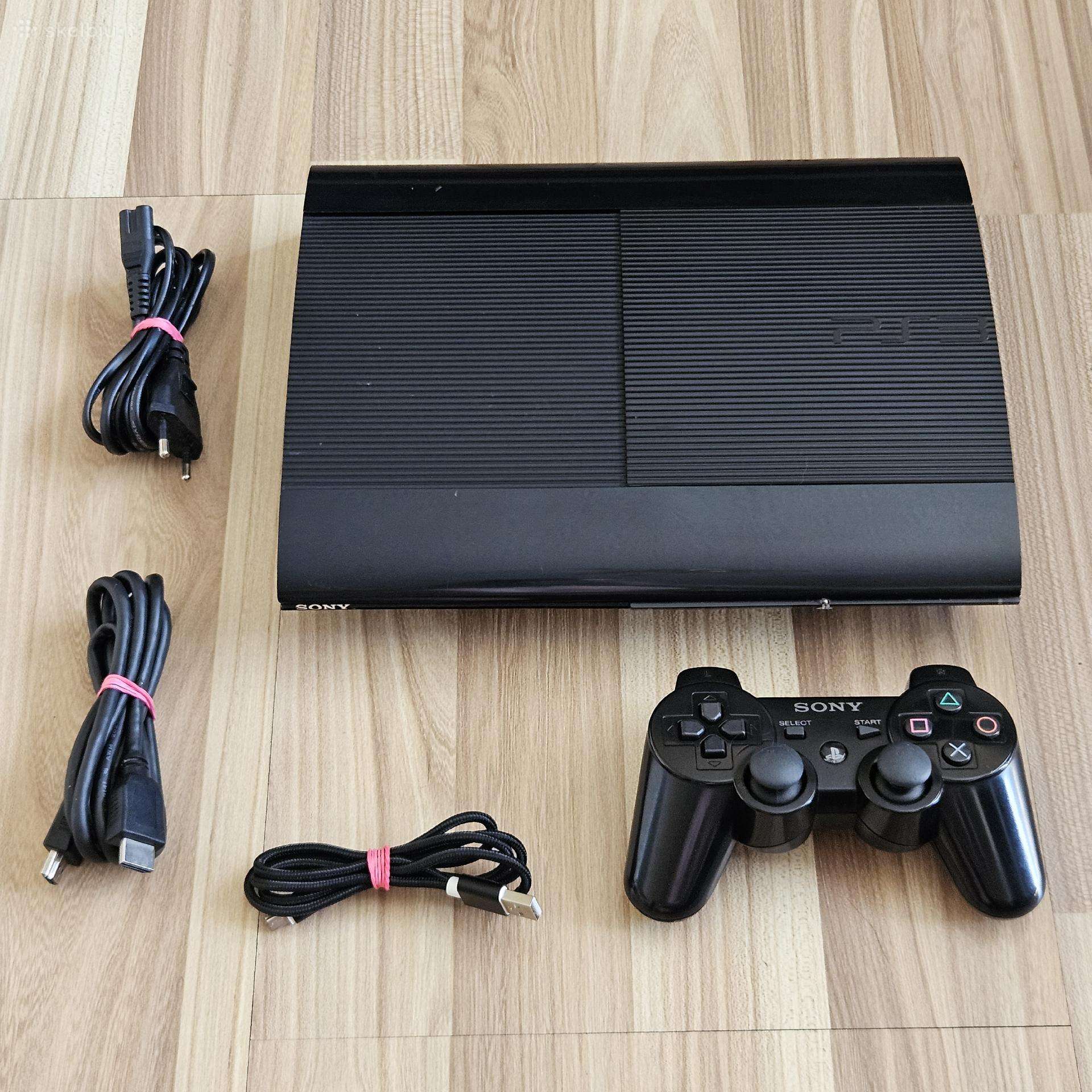 Sony Playstation 3 + 70 žaidimų