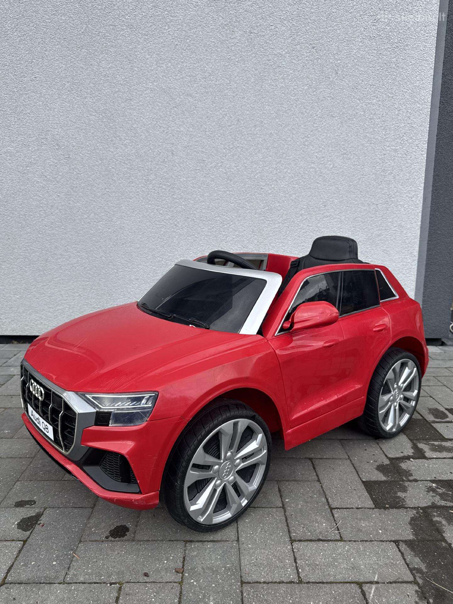 Vaikiška elektrinė mašina audi q8