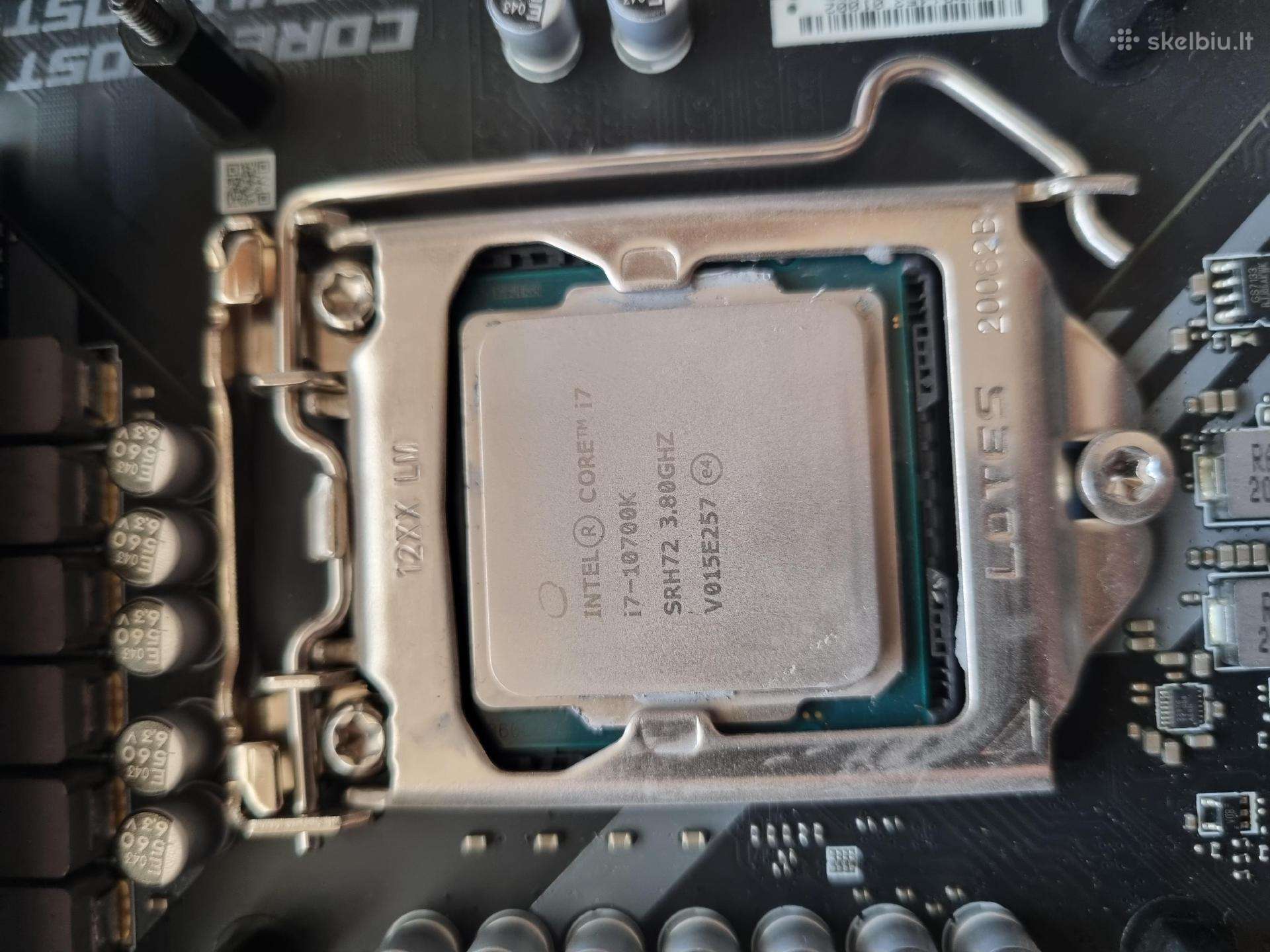 I7-10700k + Z490 + 2x8gb 4400mhz Cl19
