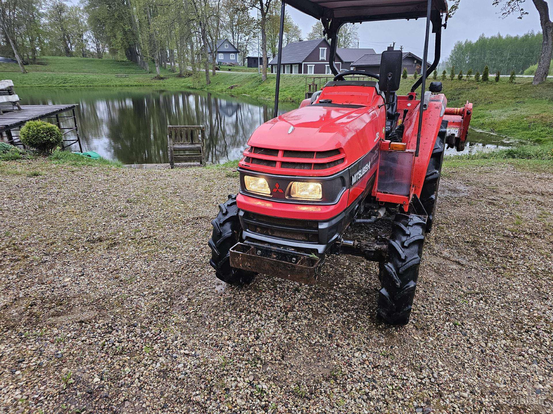 Parduodamas mini traktorius 25ag